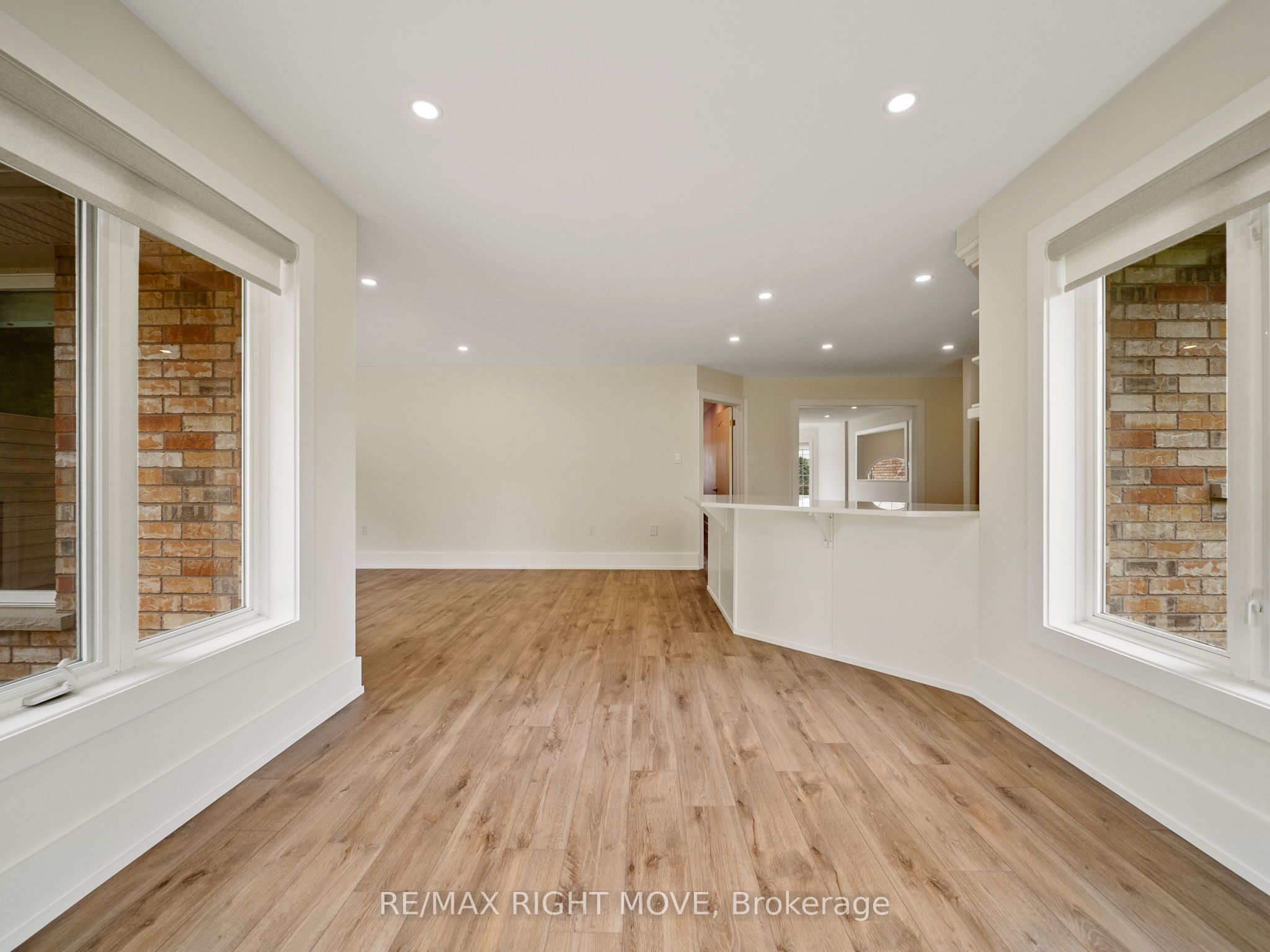 1348 Hawk Ridge Cres Property Photo 15