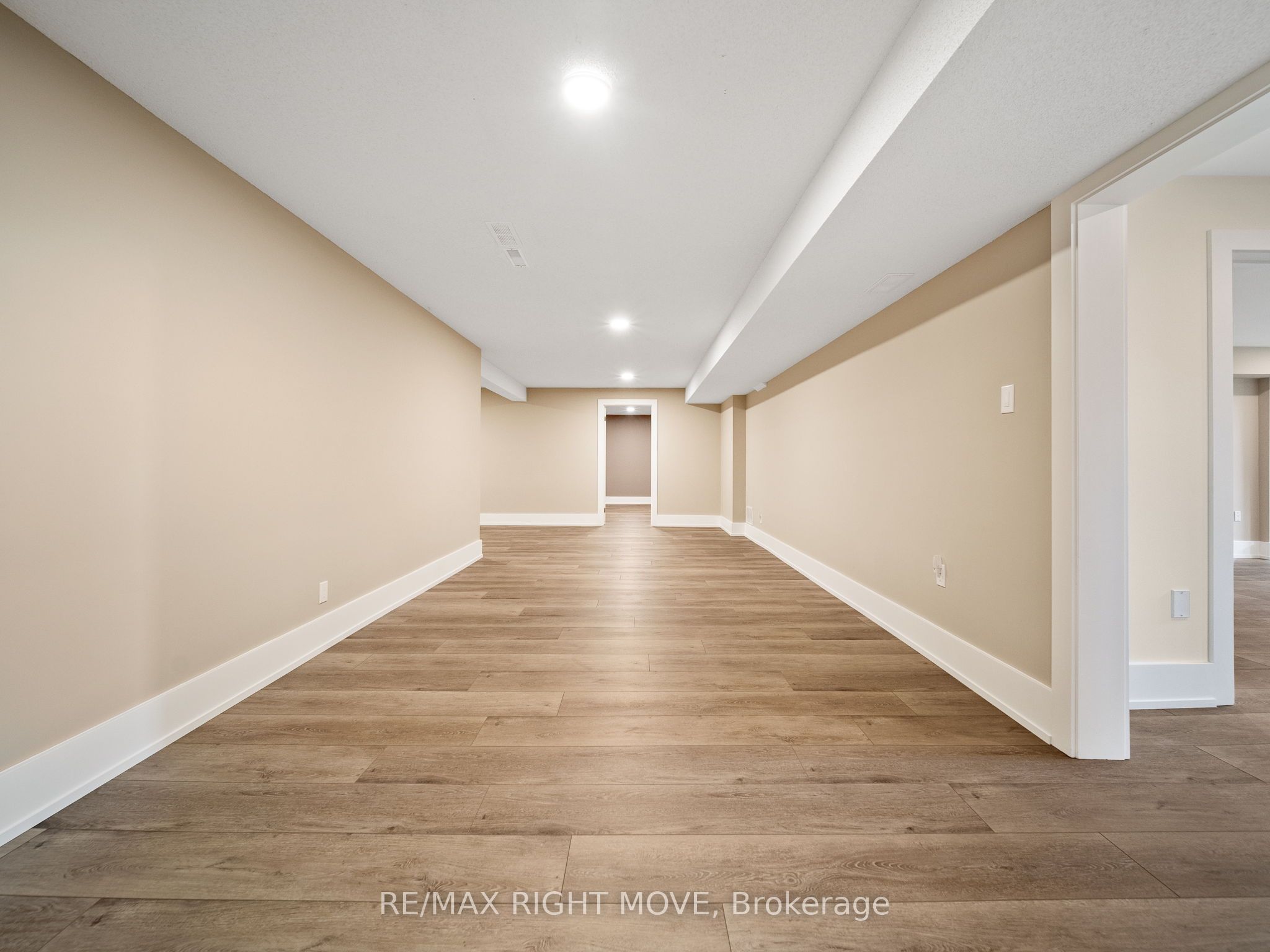 1348 Hawk Ridge Cres Property Photo 29