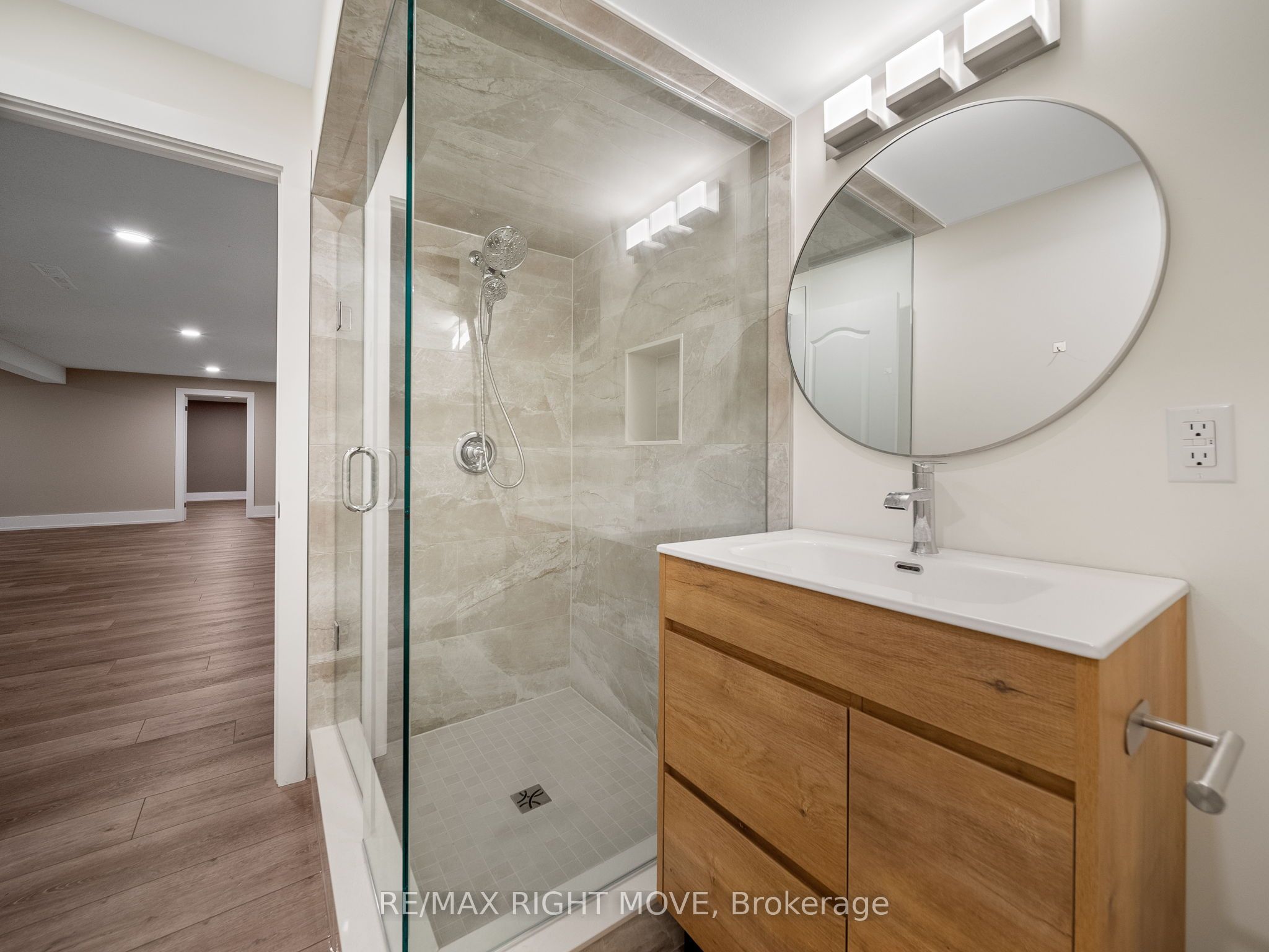 1348 Hawk Ridge Cres Property Photo 32