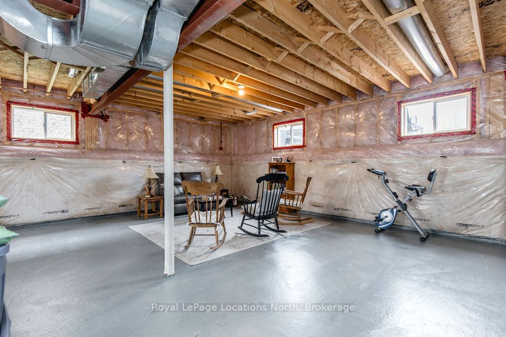 4 Broadpoint Street Property Photo 21