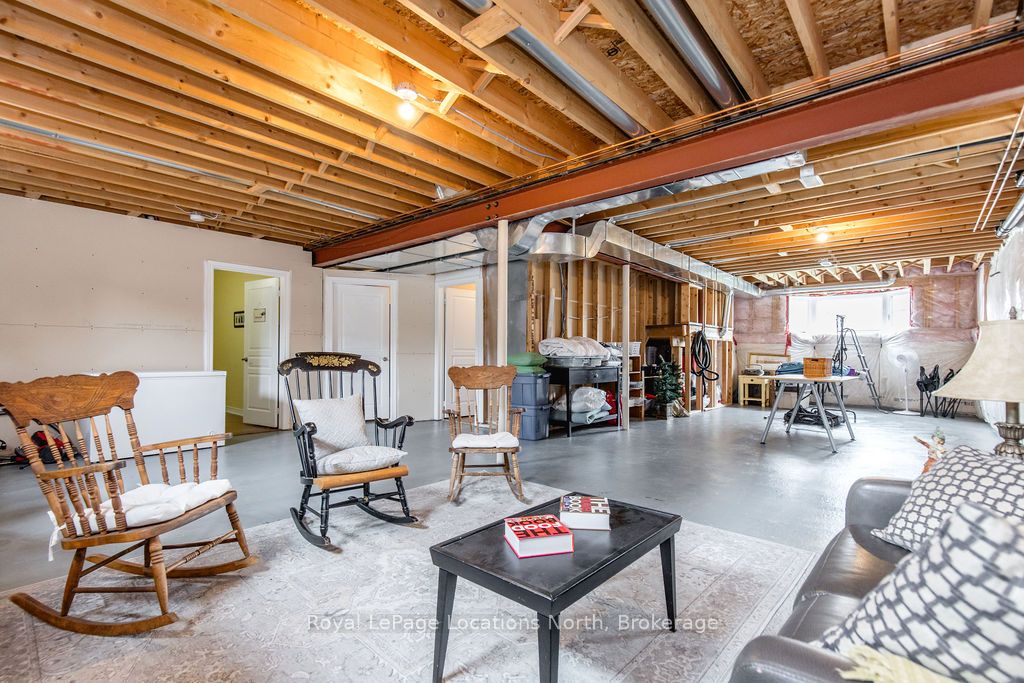 4 Broadpoint Street Property Photo 23