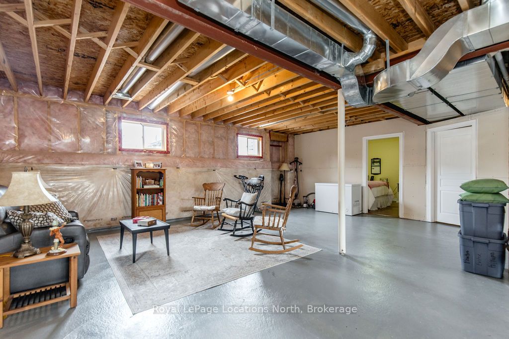 4 Broadpoint Street Property Photo 24