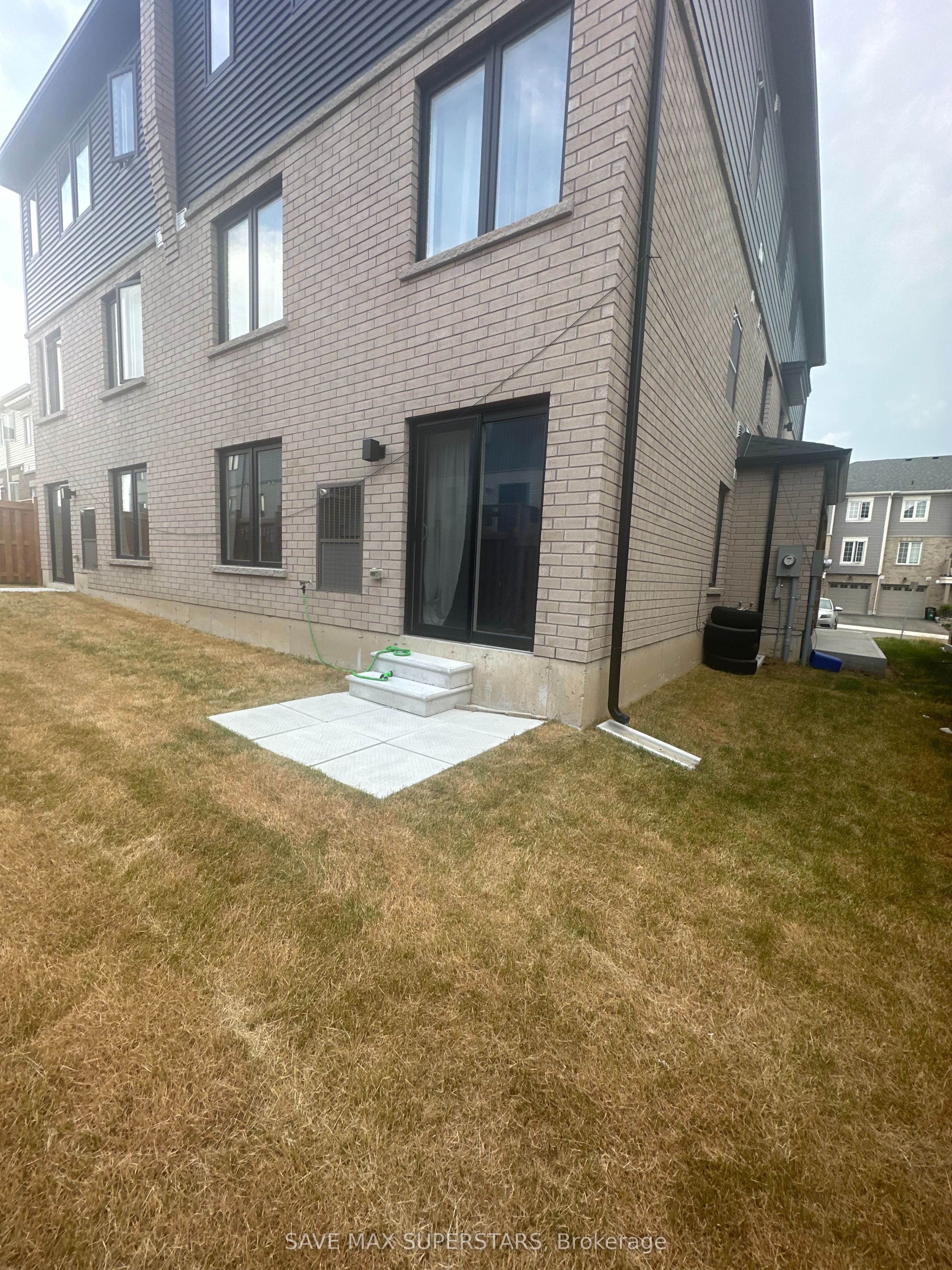 14 Wagon Lane 1 Property Photo 2