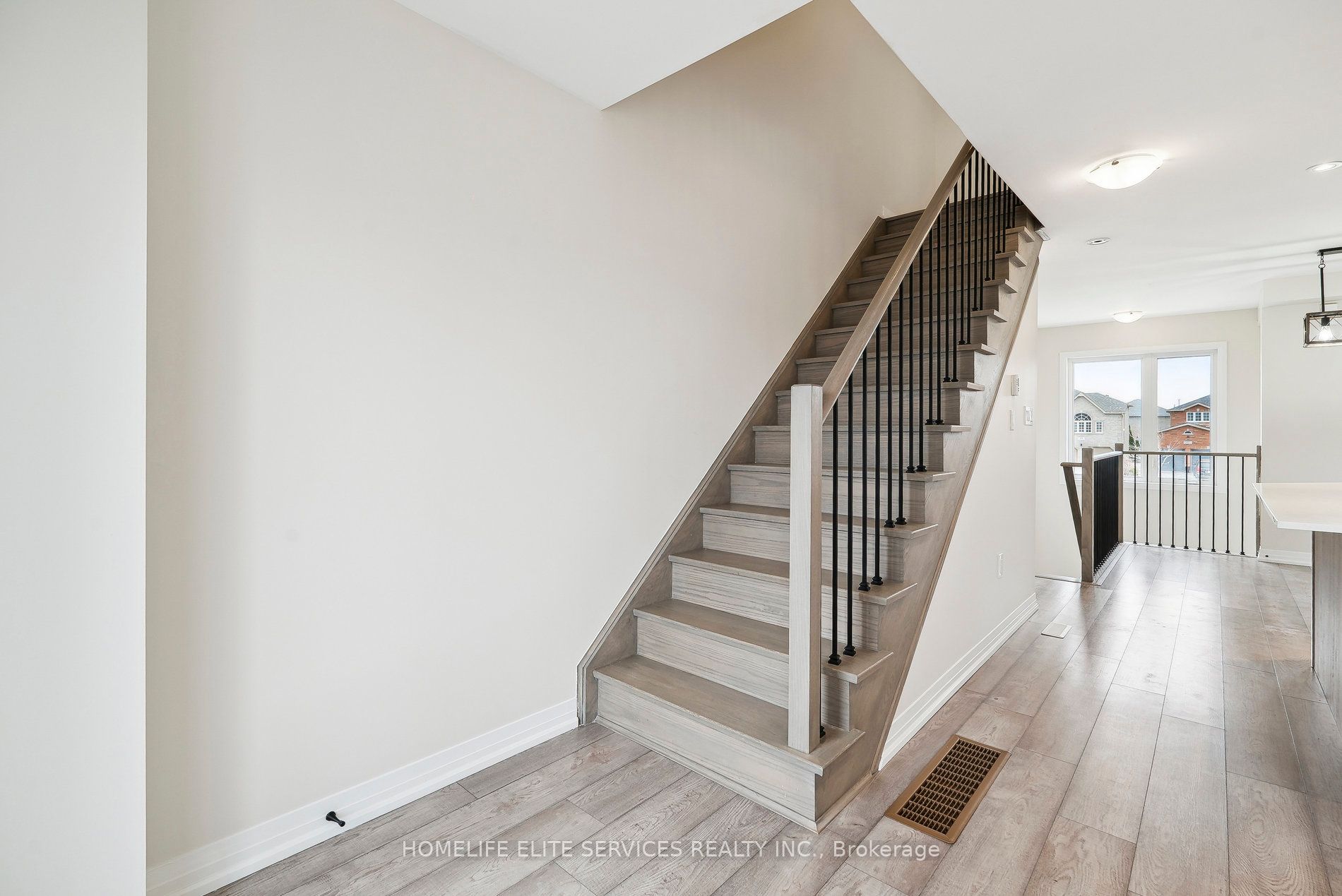 57 Fairlane Ave Property Photo 18