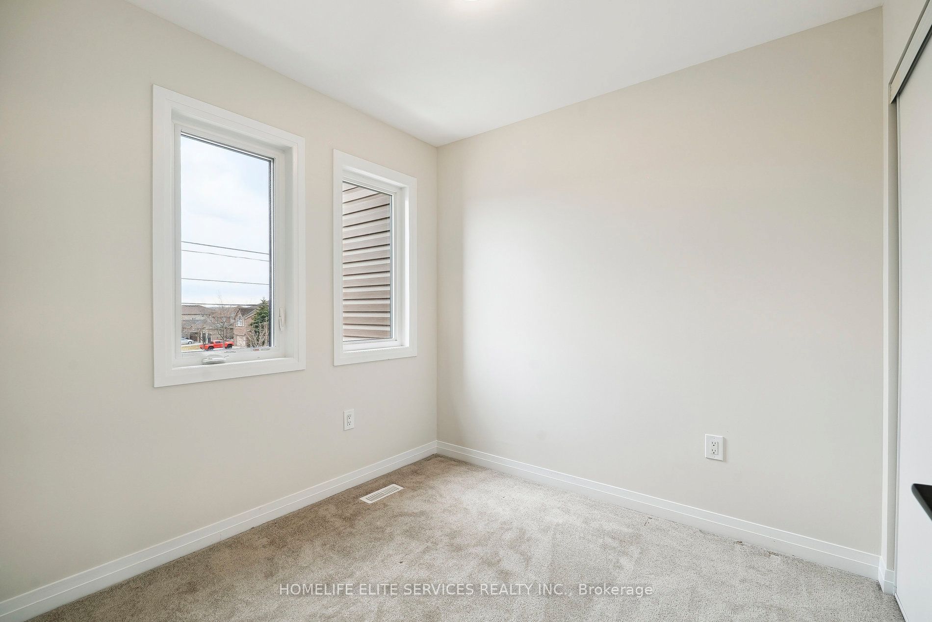 57 Fairlane Ave Property Photo 25