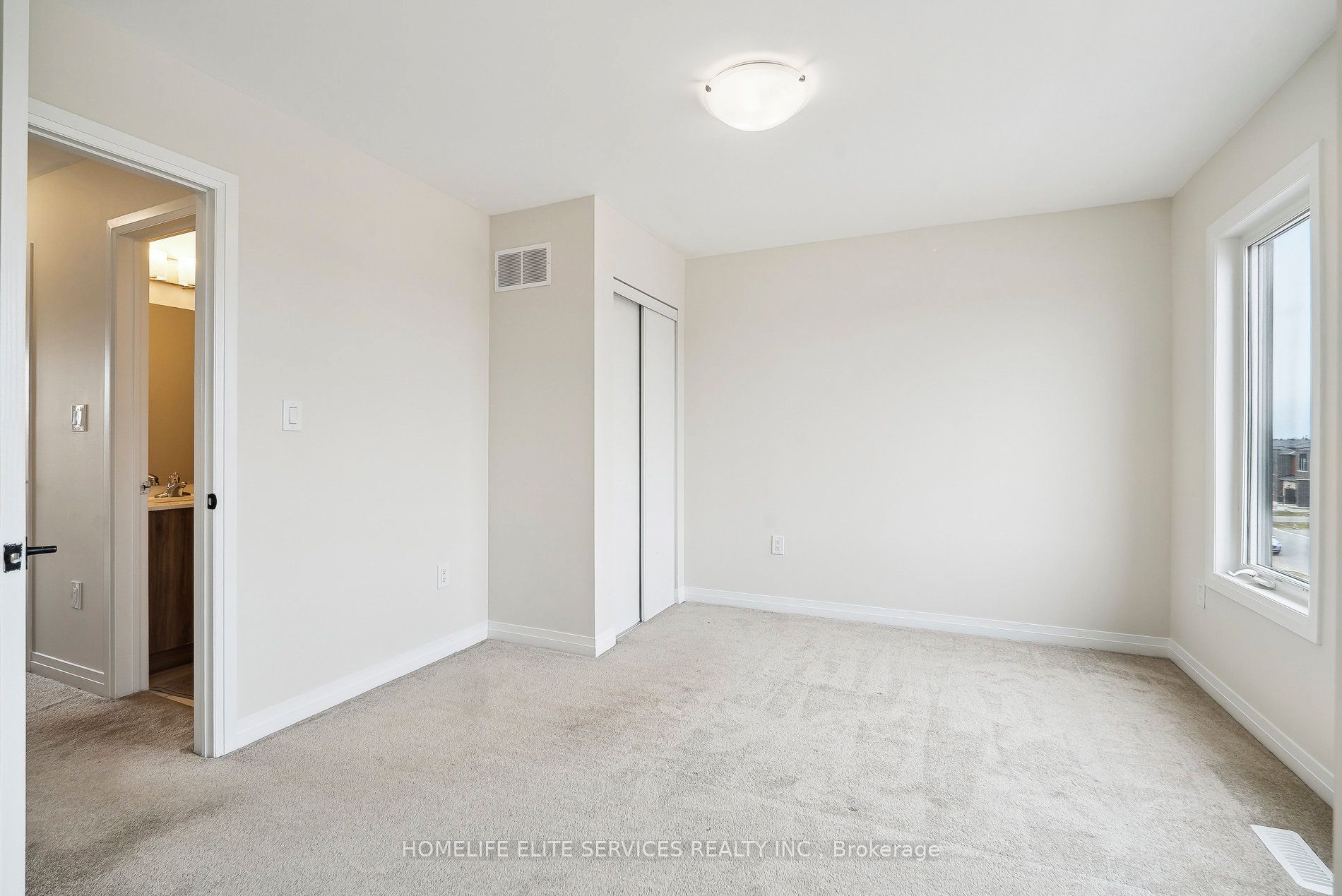 57 Fairlane Ave Property Photo 30