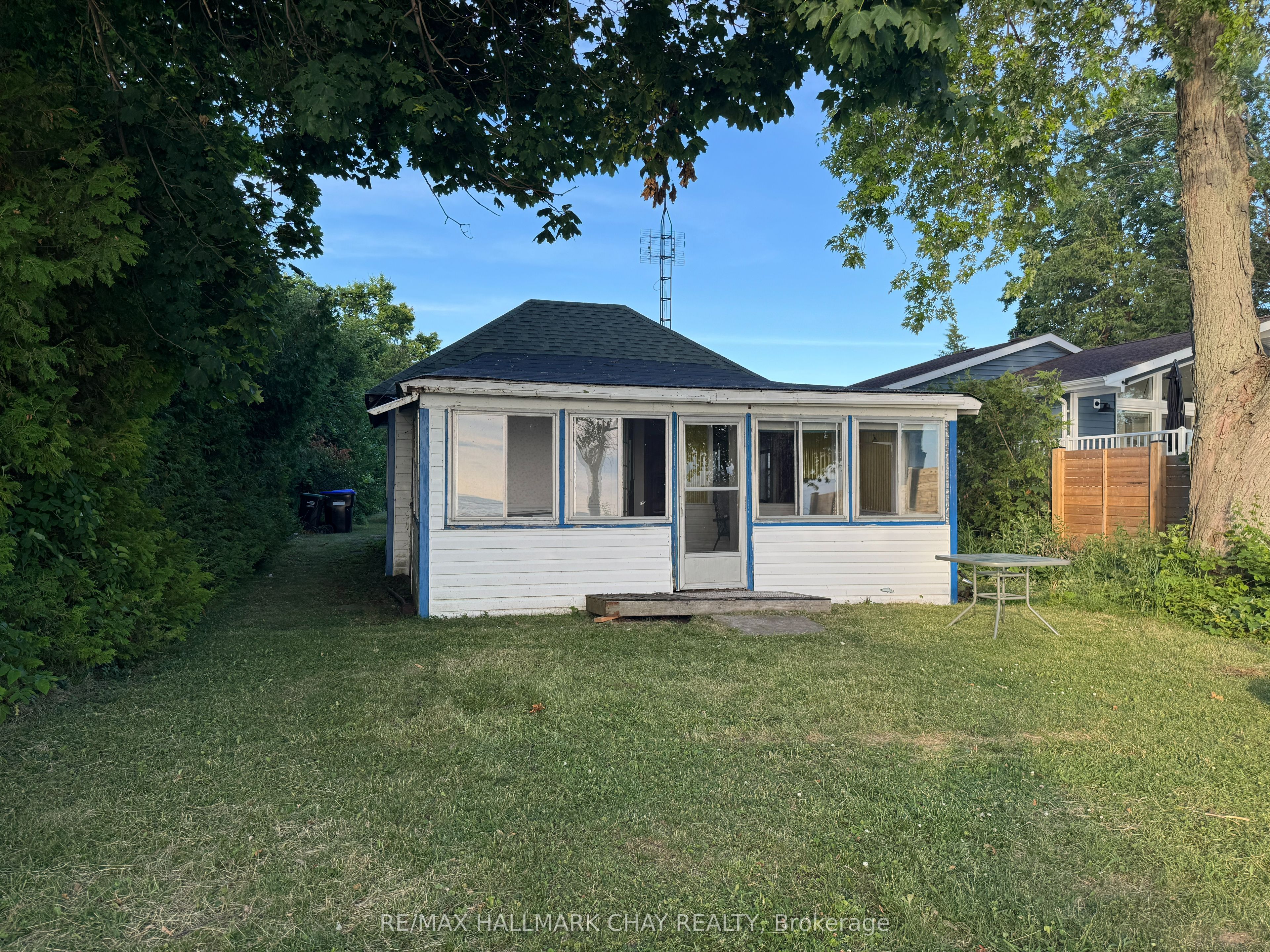 2196 Lakeshore Drive Property Photo 6