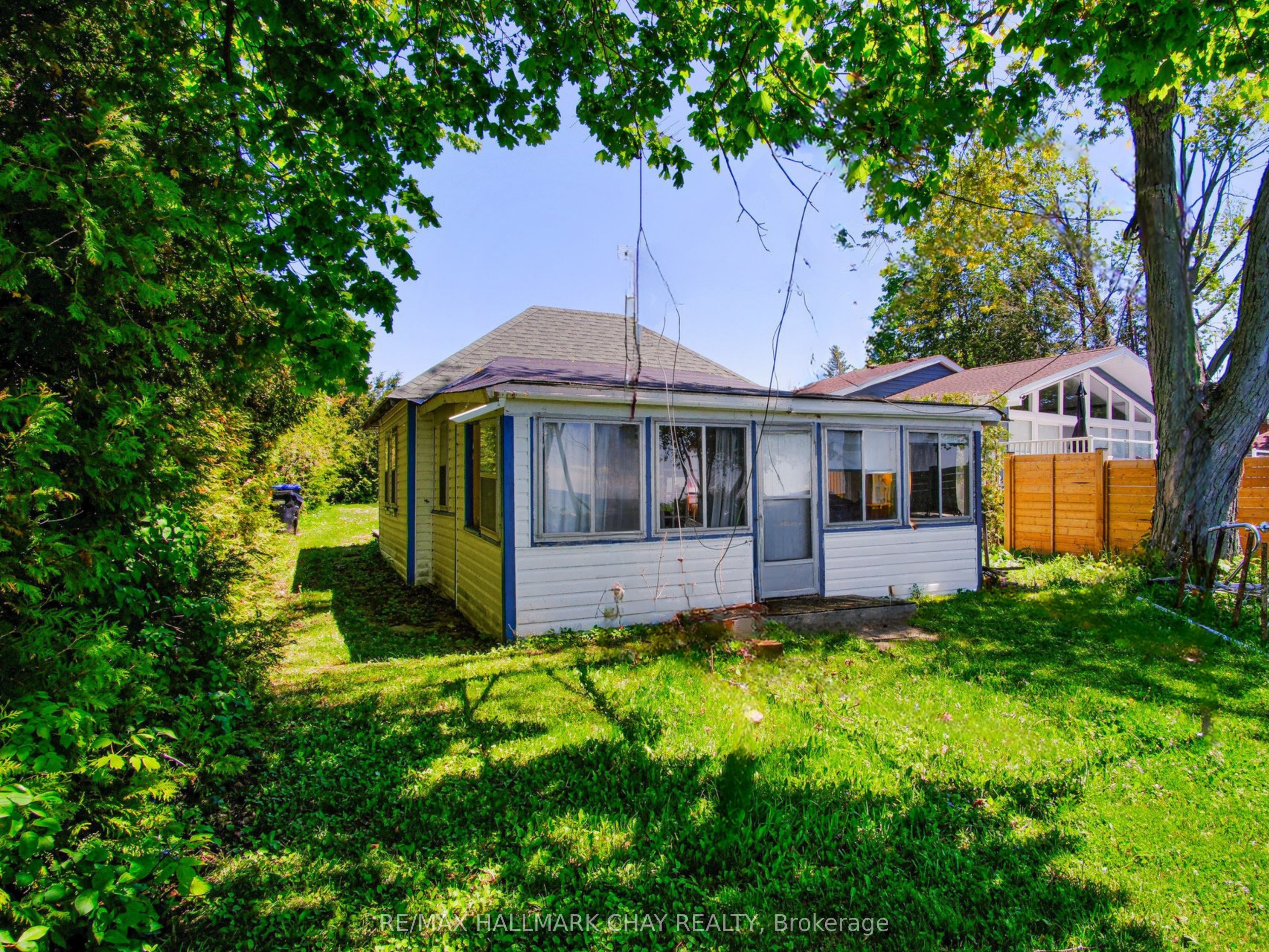 2196 Lakeshore Drive Property Photo 7
