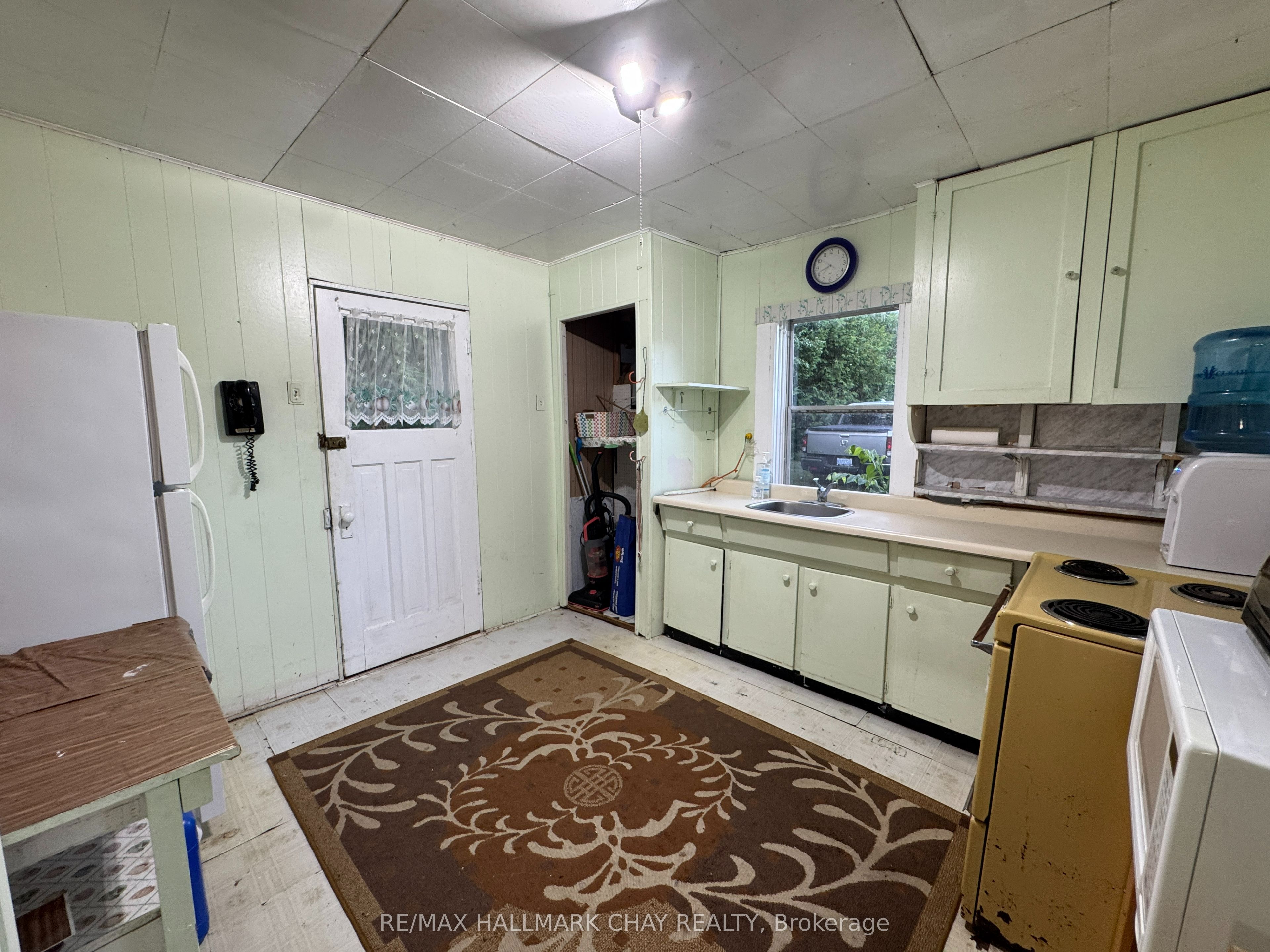 2196 Lakeshore Drive Property Photo 31
