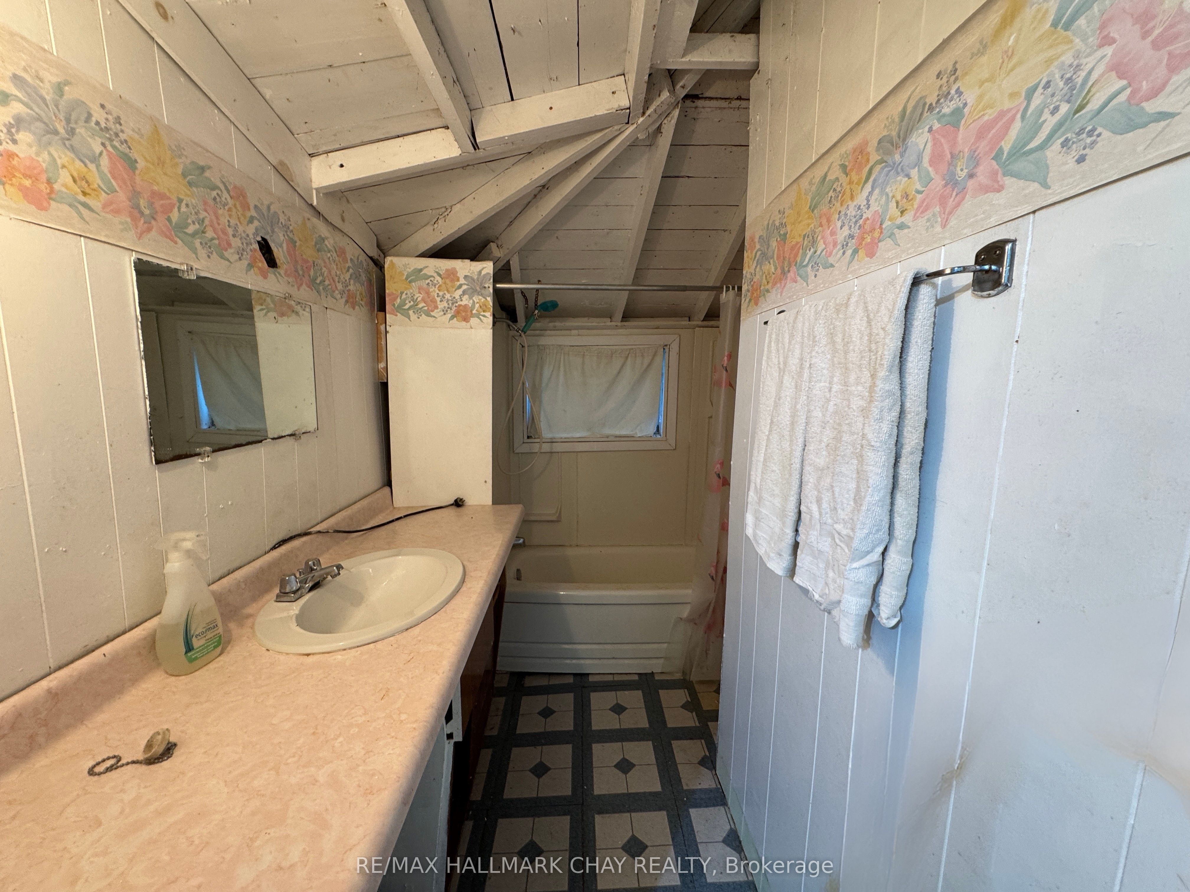 2196 Lakeshore Drive Property Photo 32