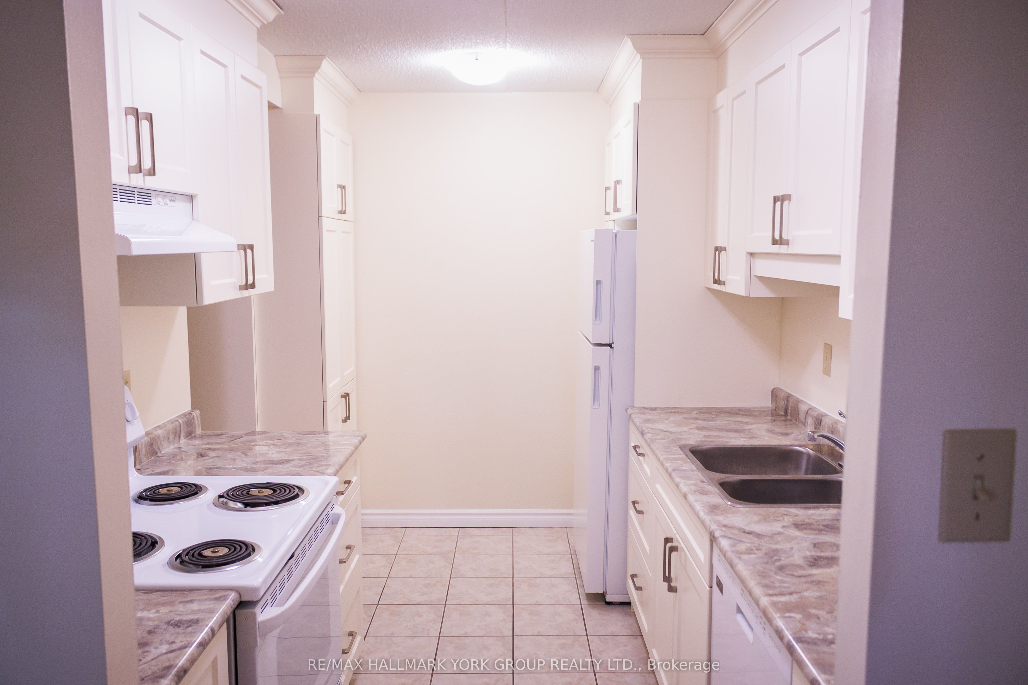 262 Rose Street 310 Property Photo 2