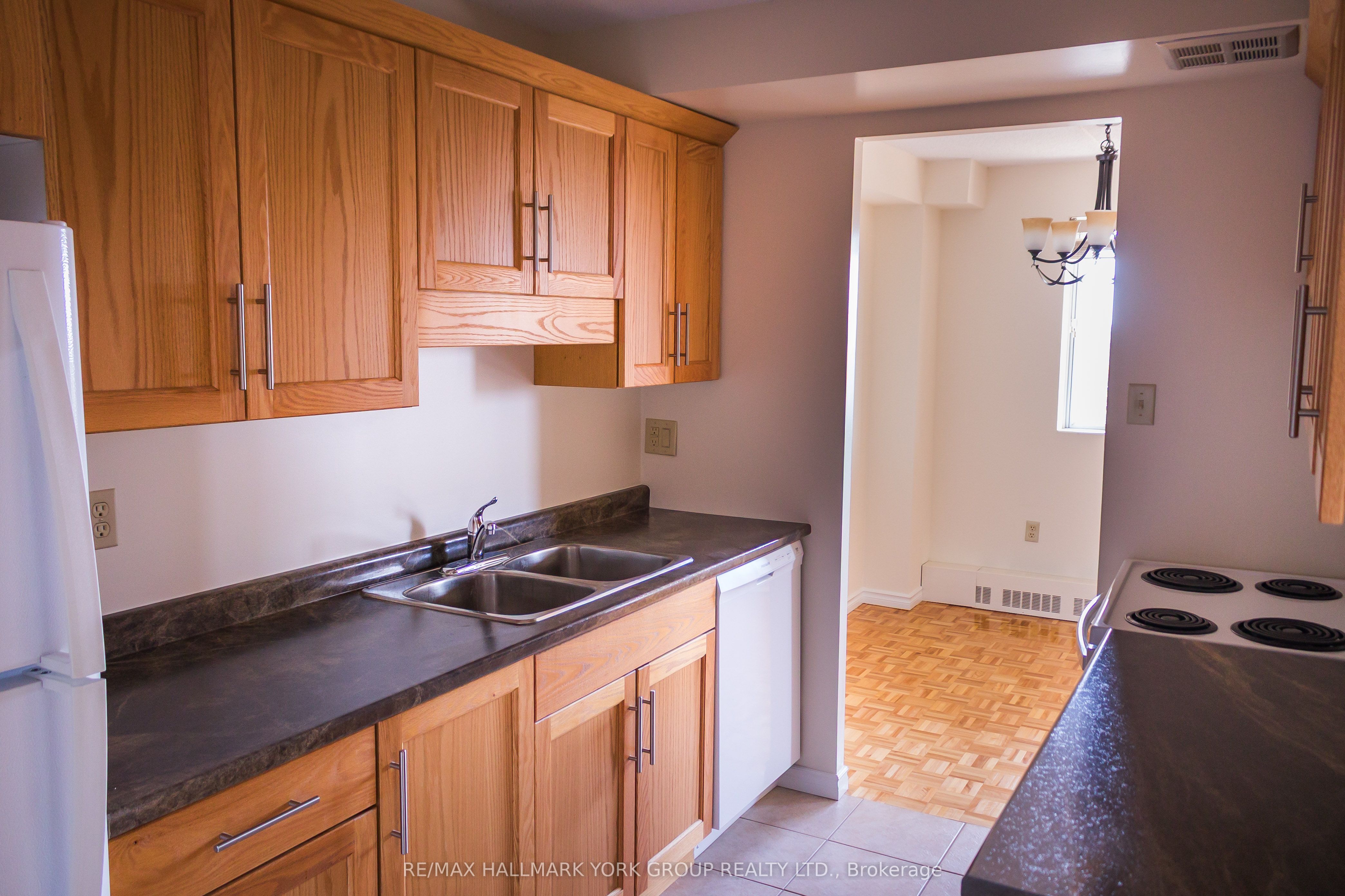 262 Rose Street 610 Property Photo 2