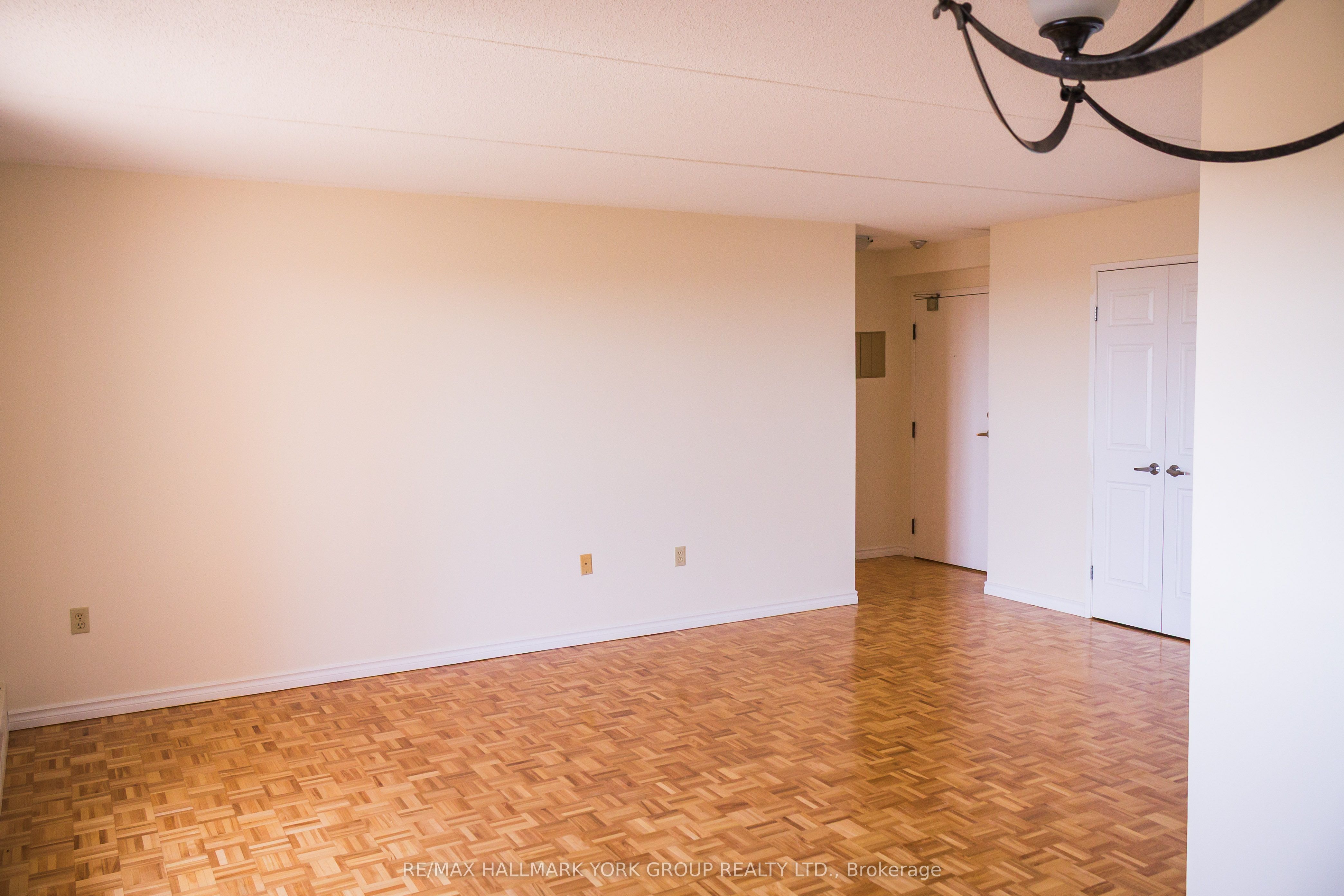 262 Rose Street 610 Property Photo 5
