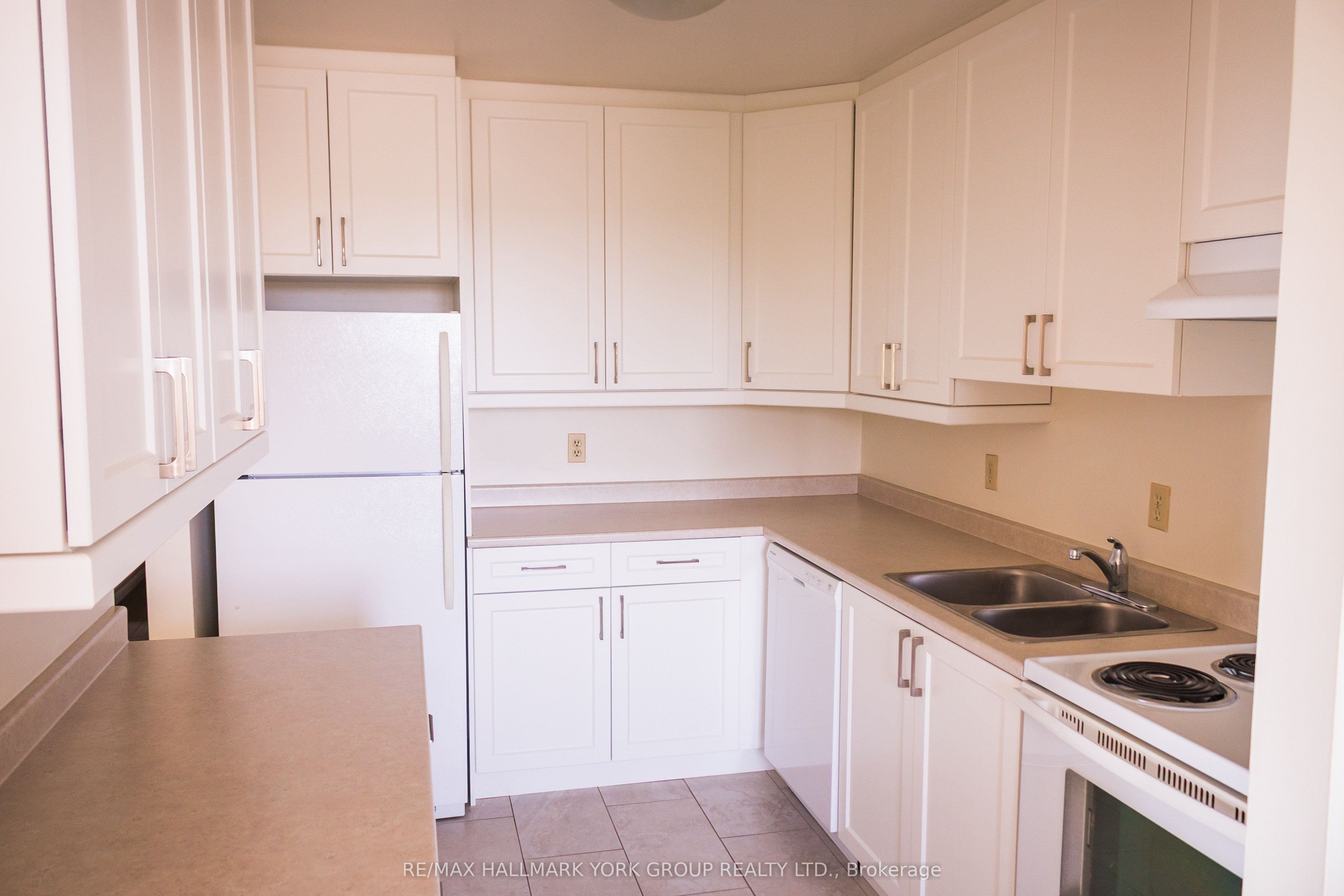 141 Edgehill Drive M14 Property Photo 4