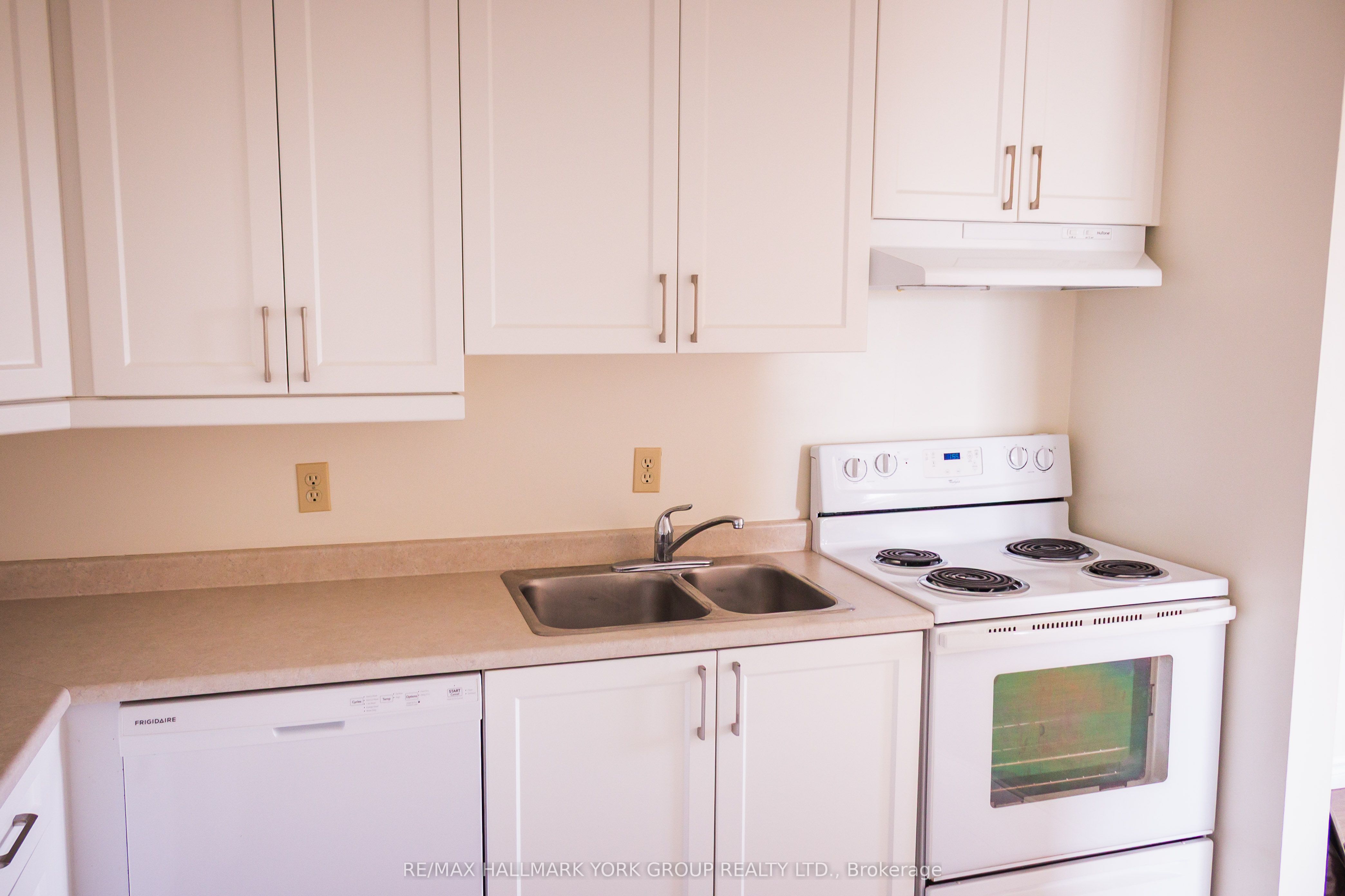 141 Edgehill Drive M14 Property Photo 5
