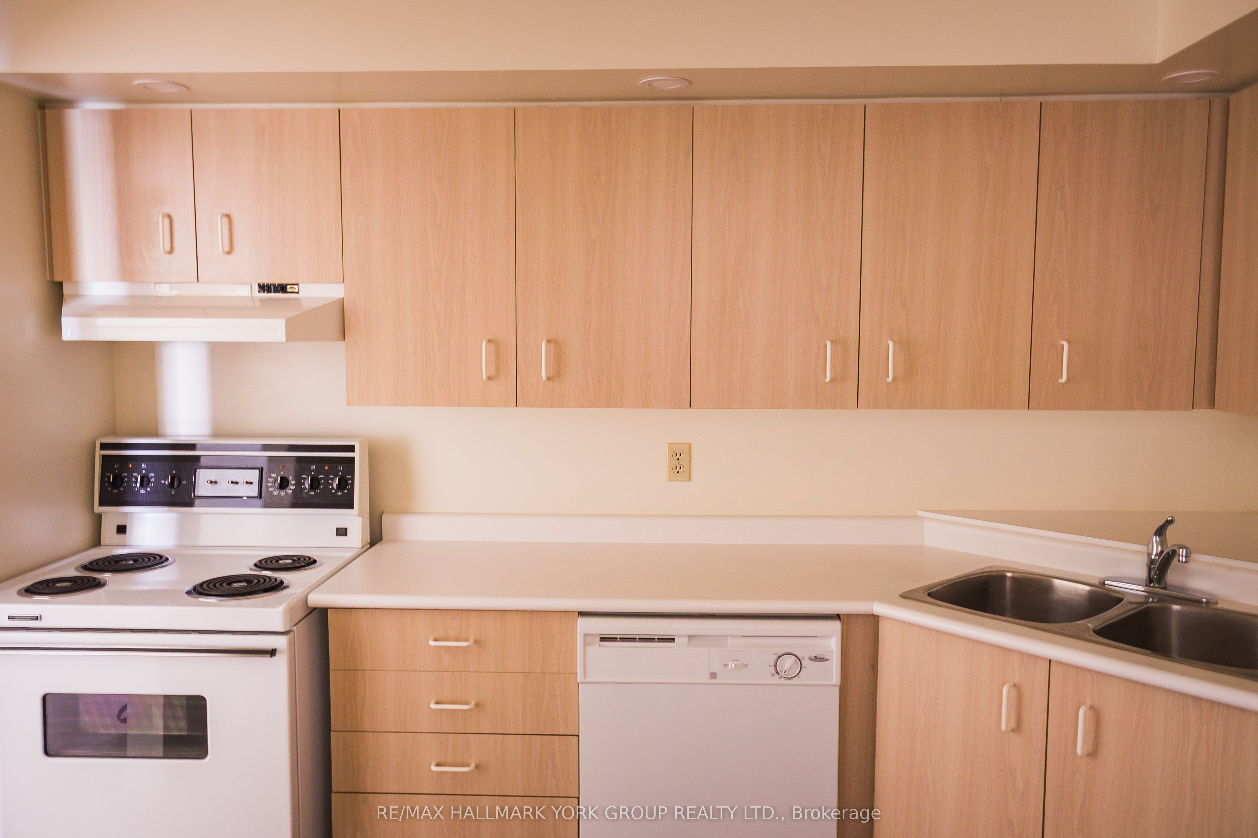 260 Leacock Drive 304 Property Photo 4