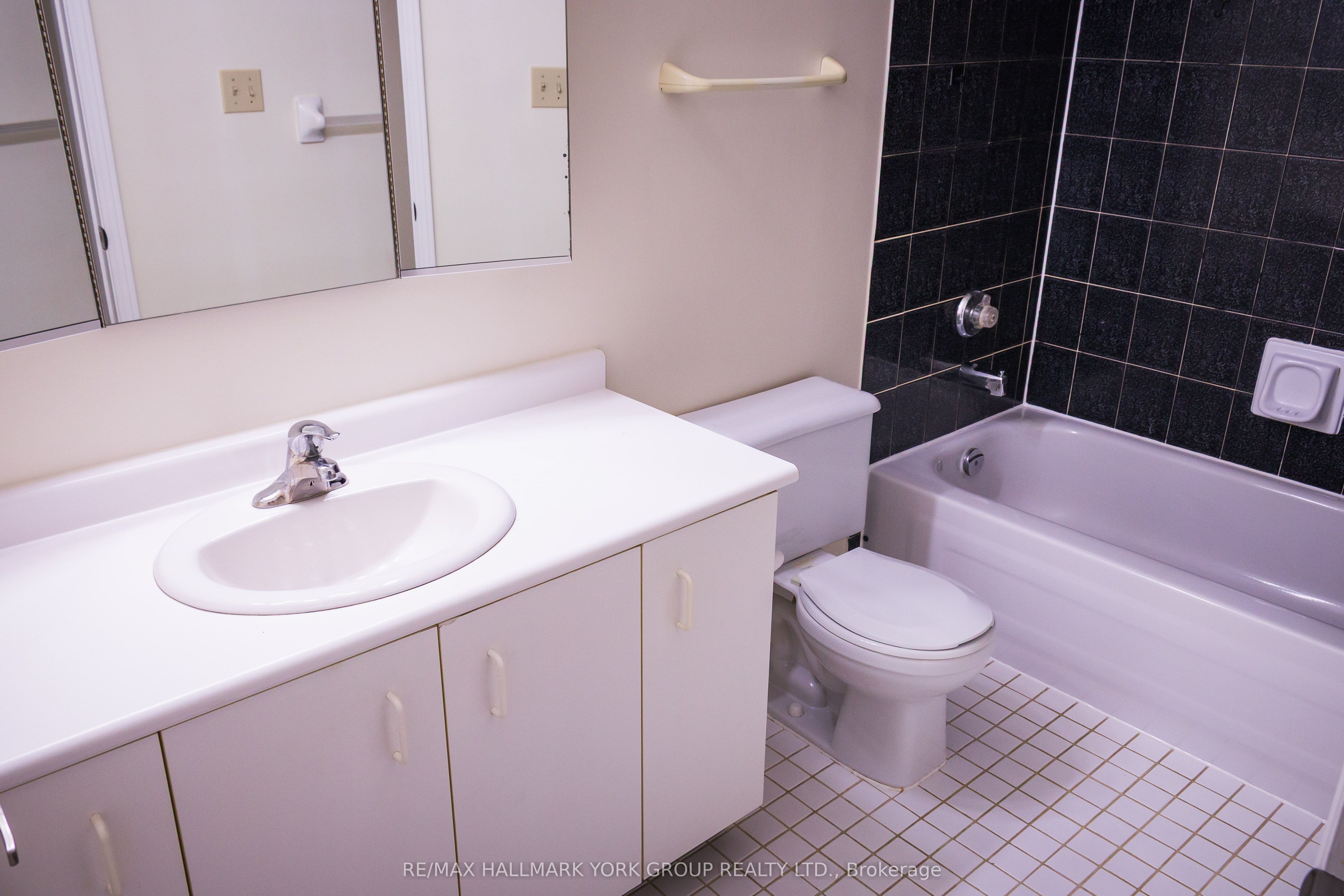 260 Leacock Drive 304 Property Photo 8