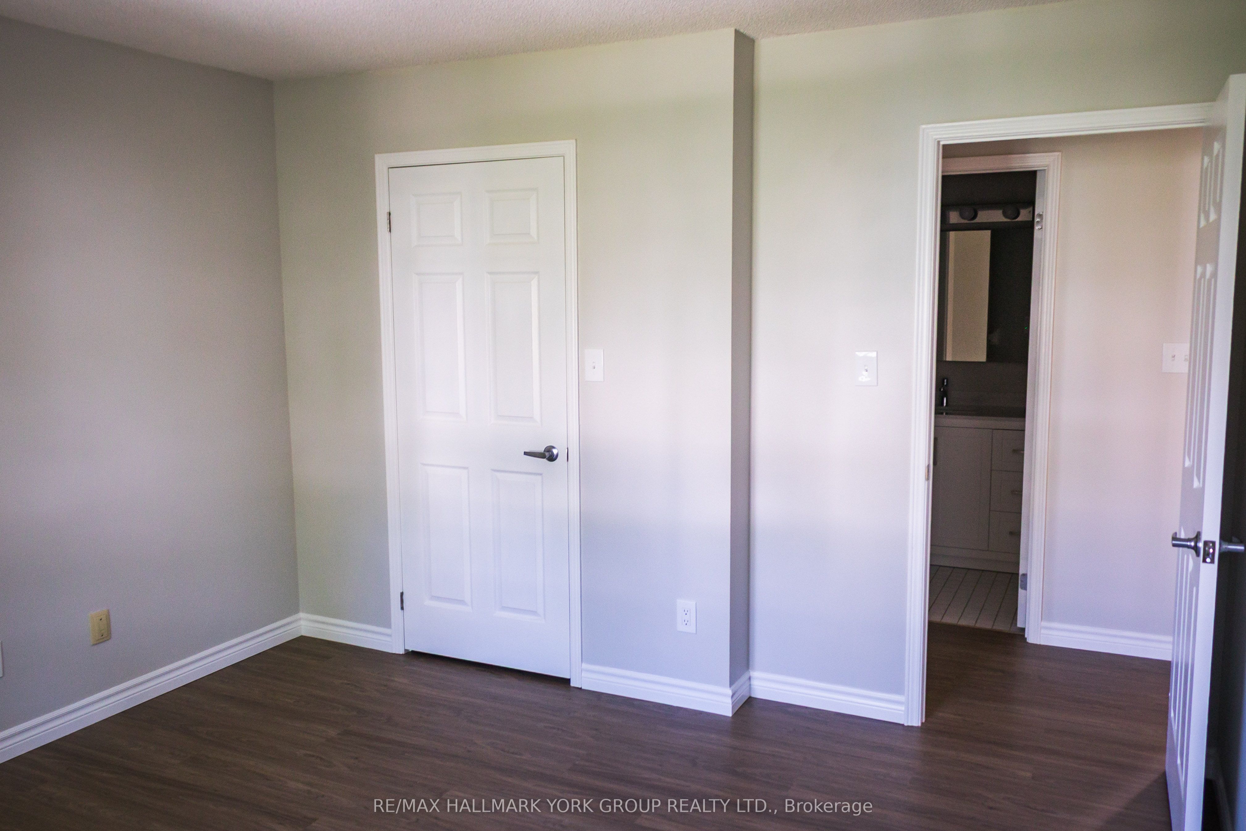 260 Leacock Drive 406 Property Photo 9