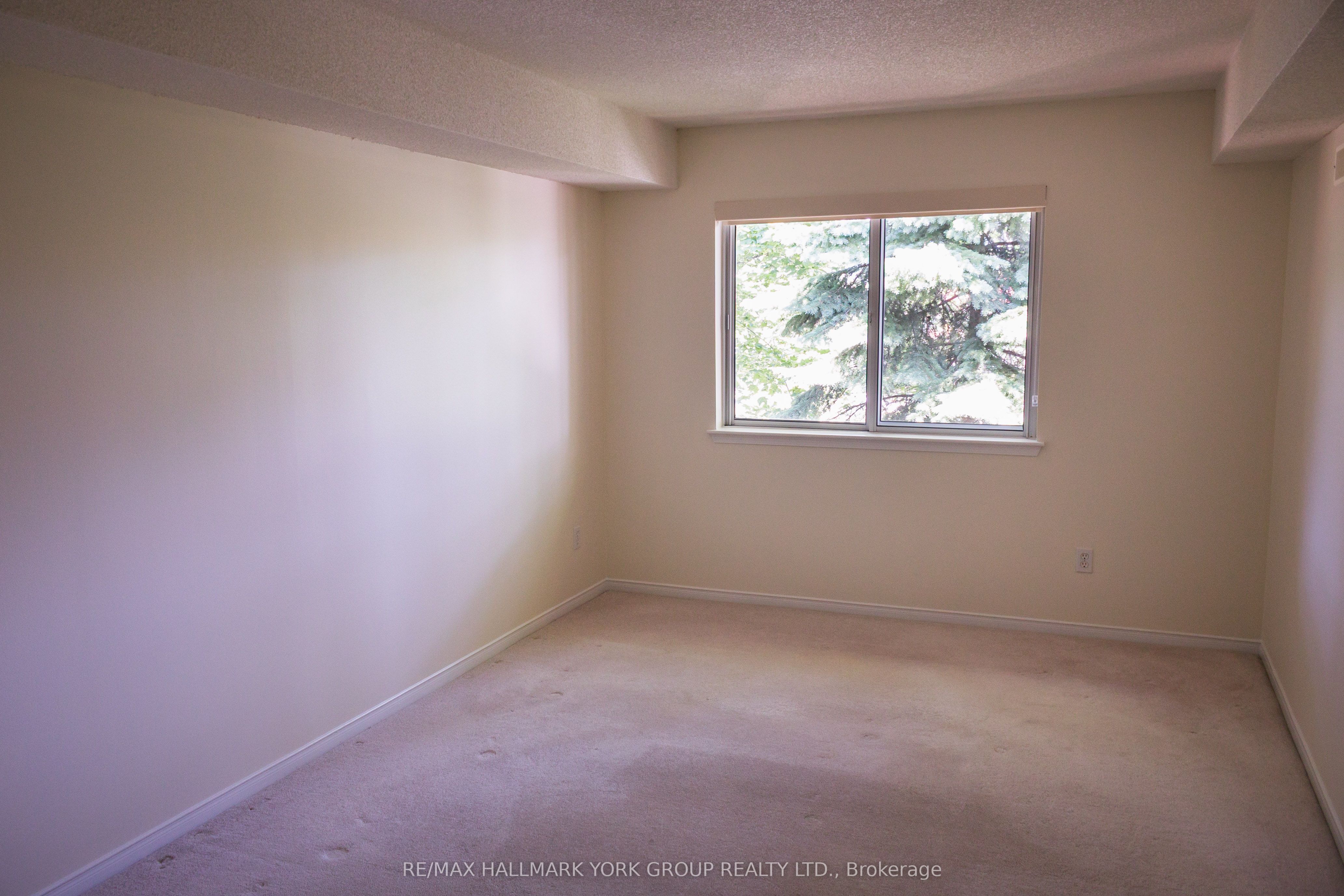143 Edgehill Drive 408 Property Photo 5