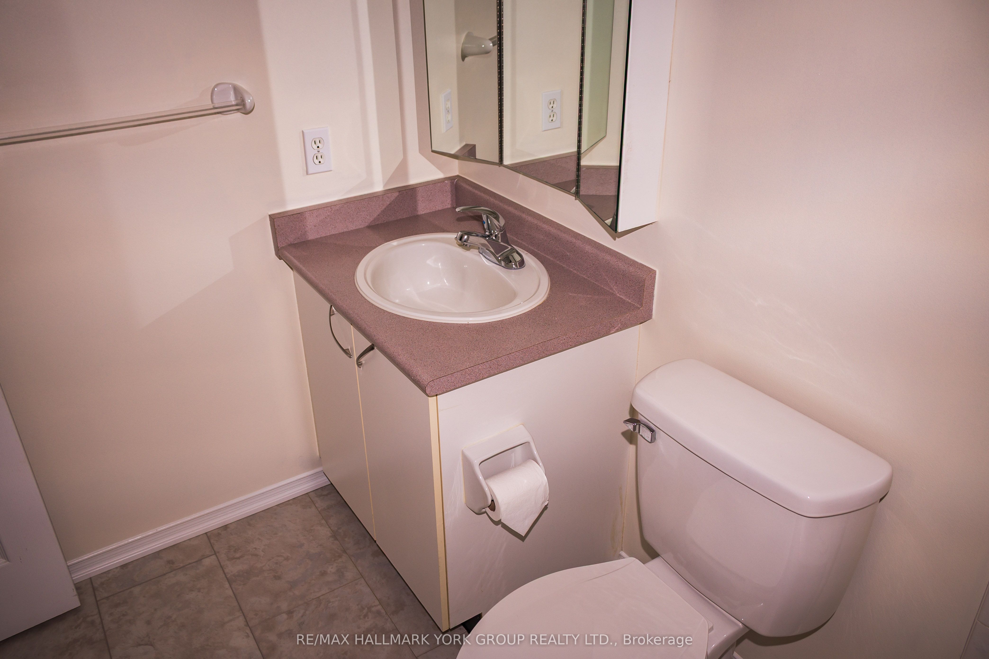 143 Edgehill Drive 408 Property Photo 6