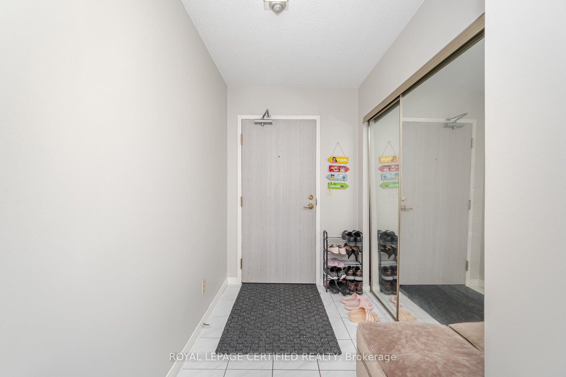 140 Dunlop Street E 803 Property Photo 5