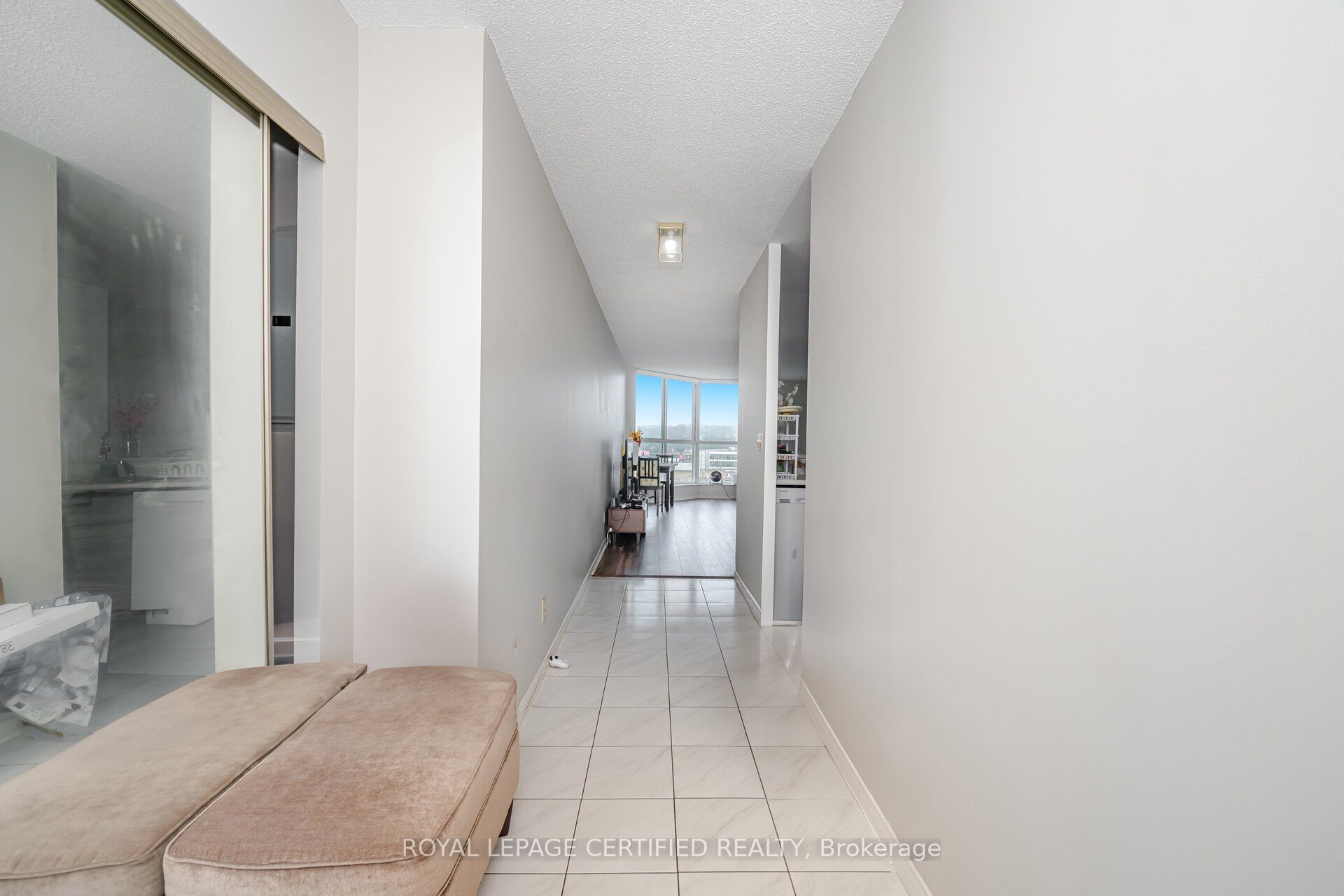 140 Dunlop Street E 803 Property Photo 6