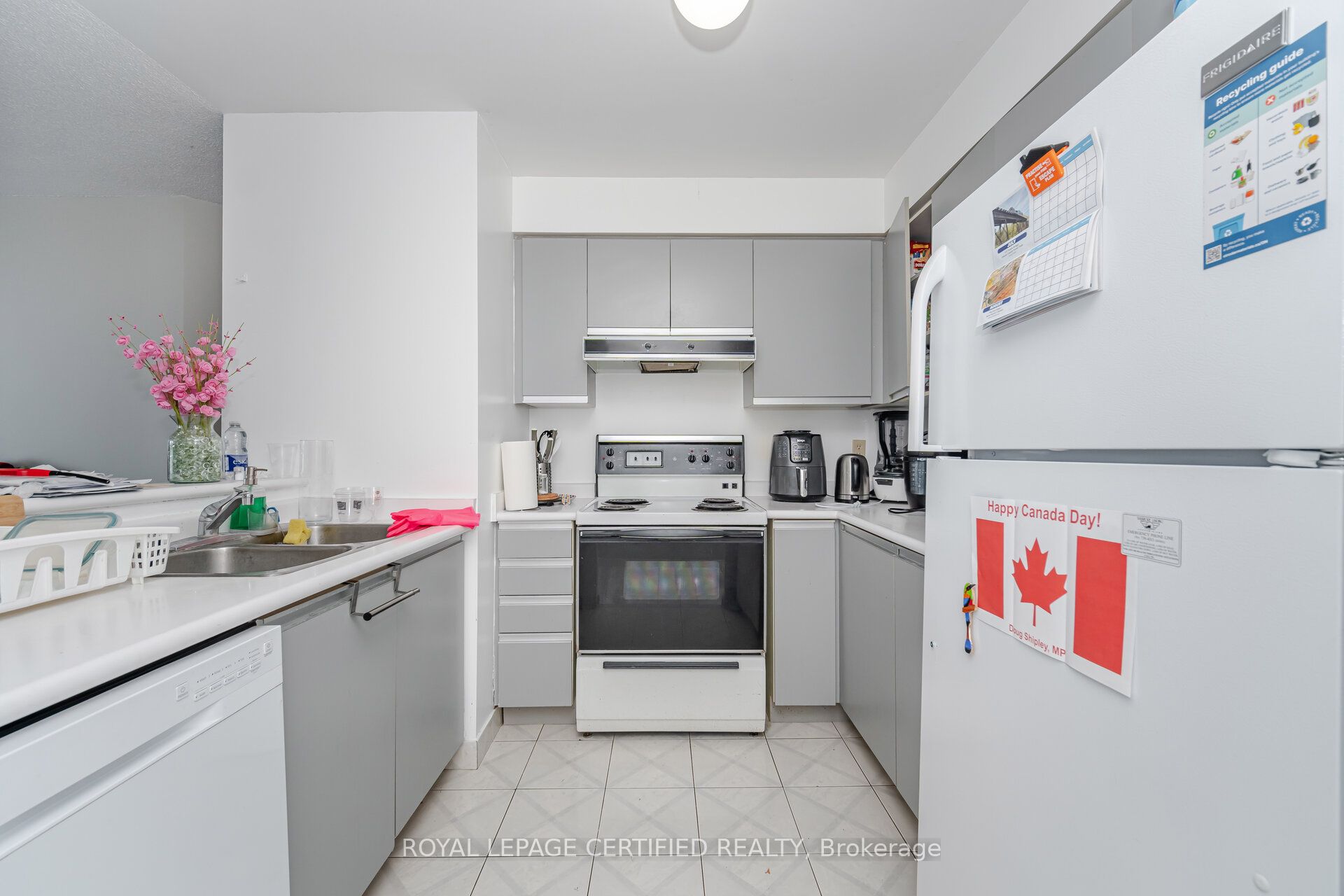 140 Dunlop Street E 803 Property Photo 7