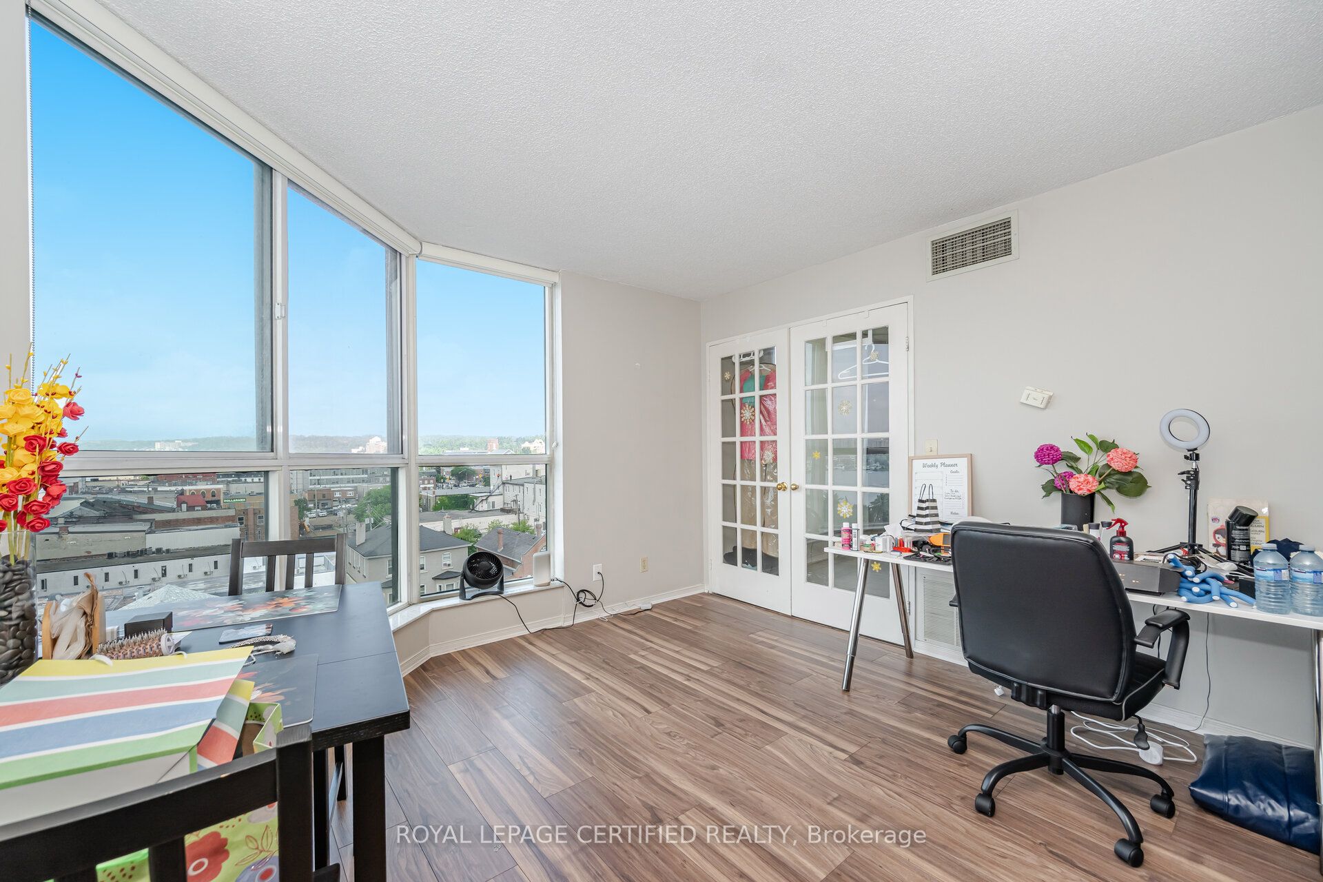 140 Dunlop Street E 803 Property Photo 16
