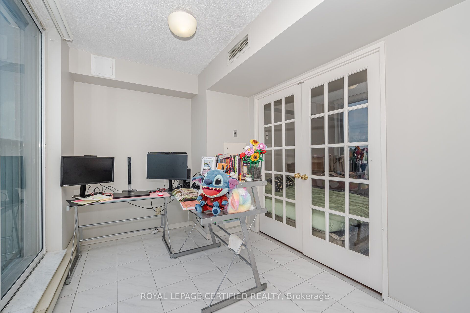 140 Dunlop Street E 803 Property Photo 17