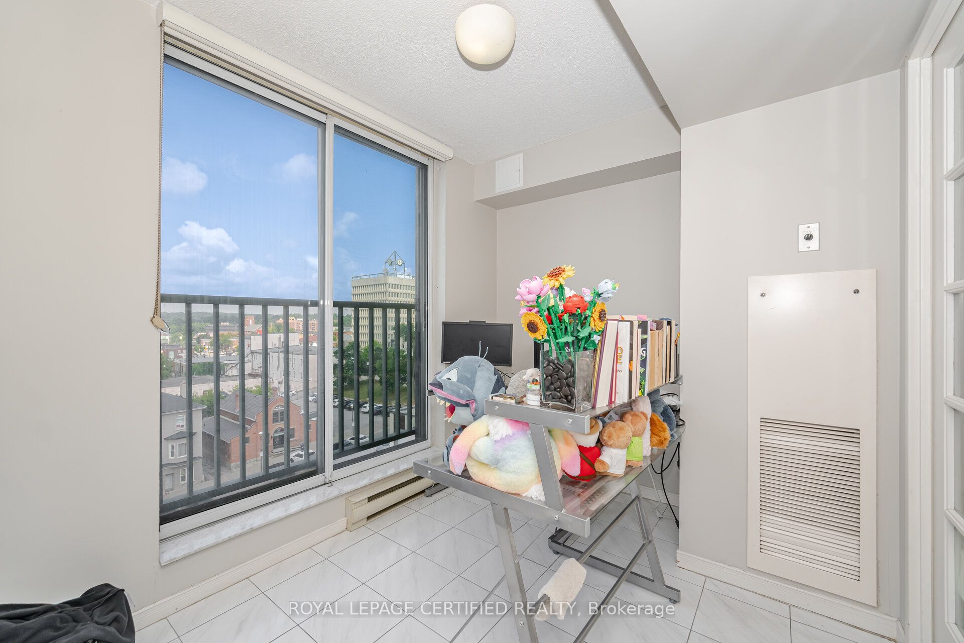140 Dunlop Street E 803 Property Photo 18