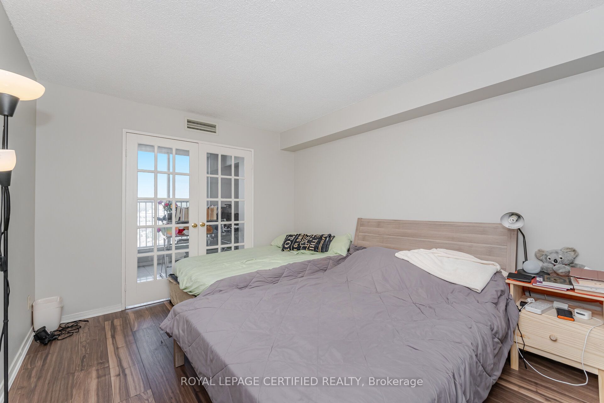 140 Dunlop Street E 803 Property Photo 21