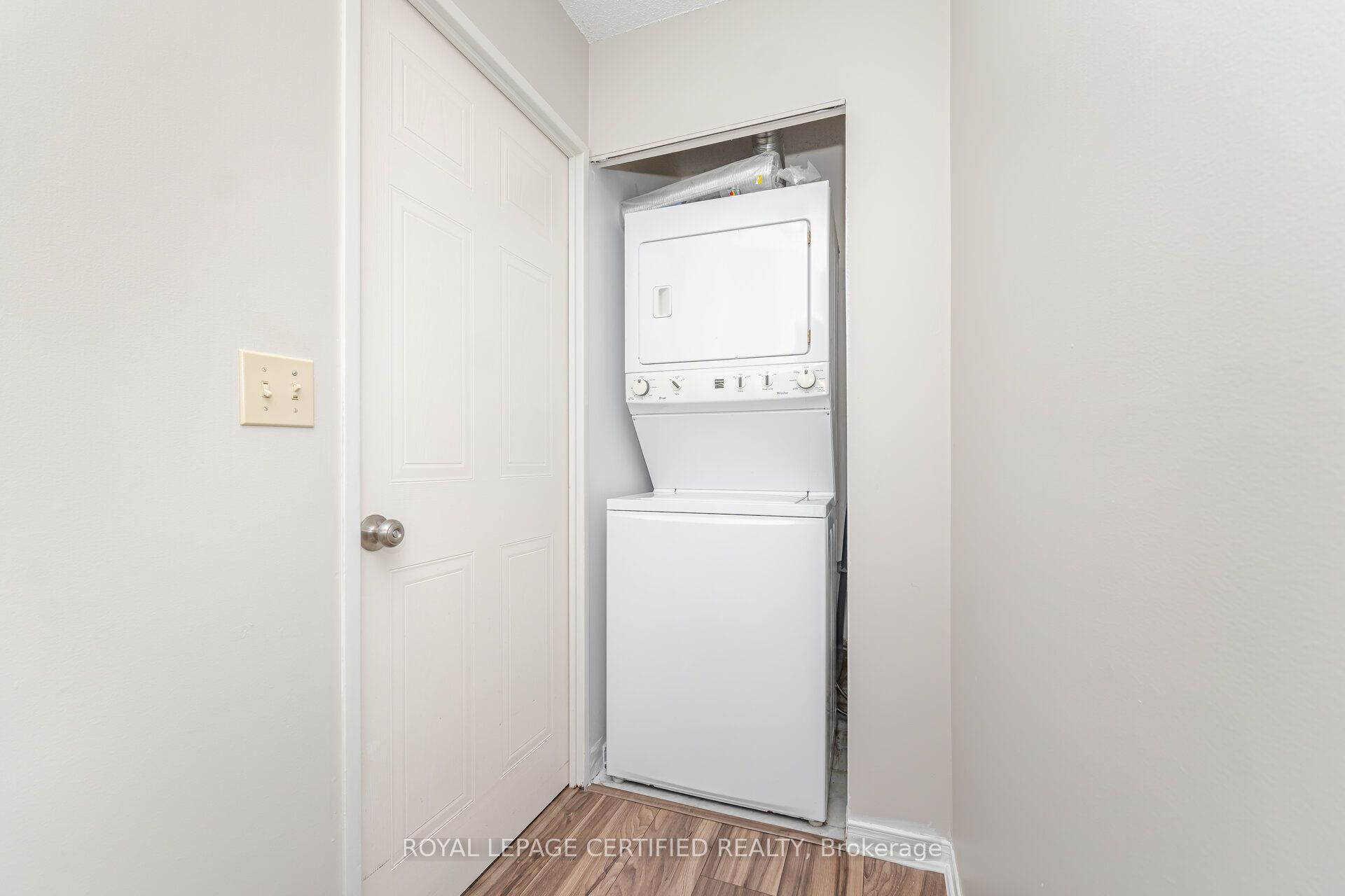 140 Dunlop Street E 803 Property Photo 26