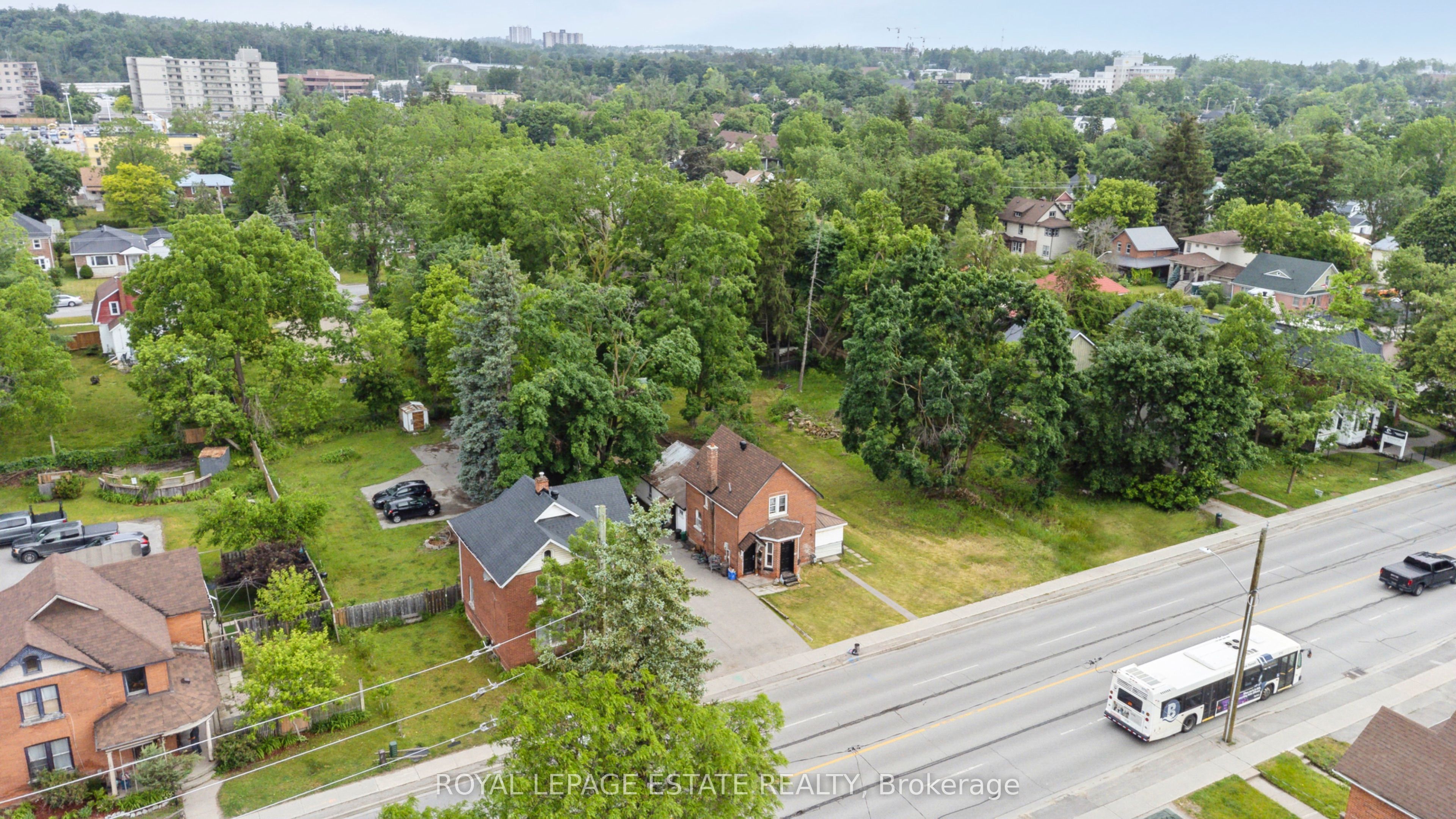 226 Dunlop Street W Property Photo 1