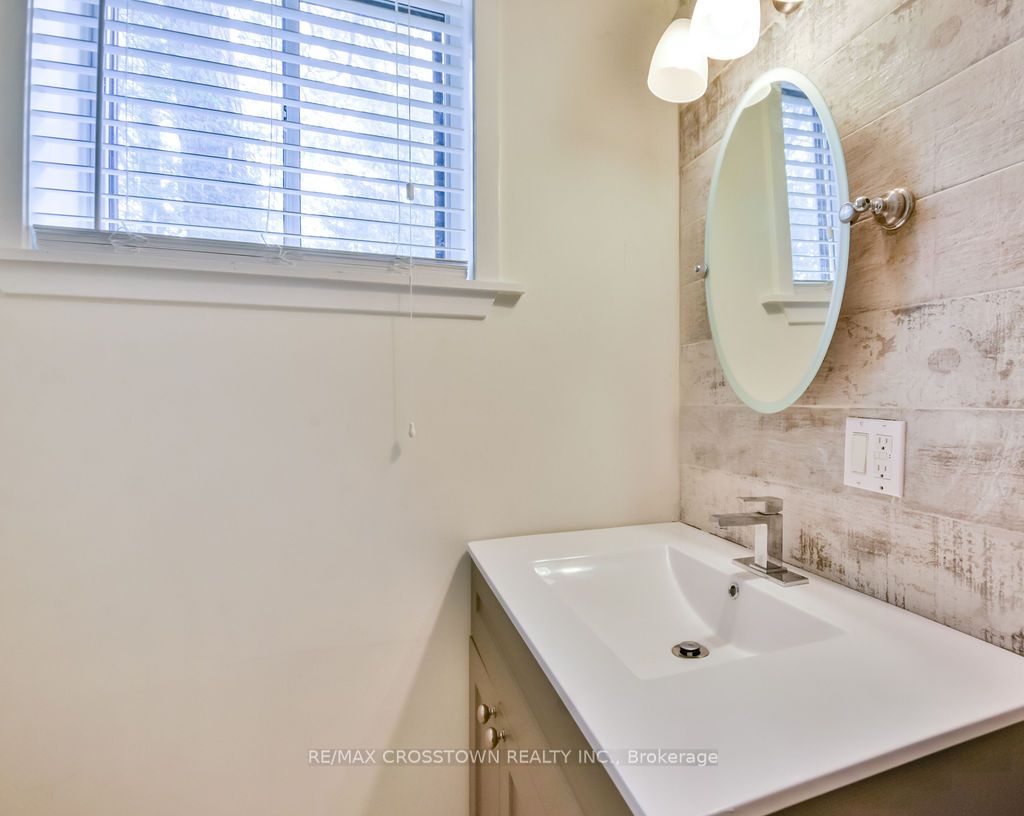 799 Mosley Street Property Photo 32
