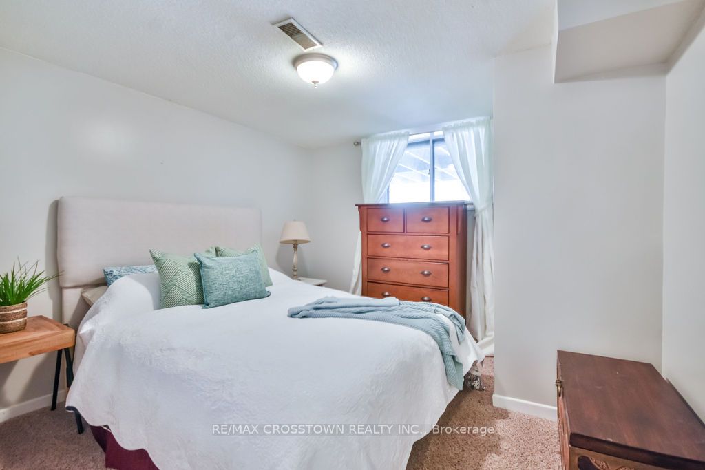 799 Mosley Street Property Photo 33
