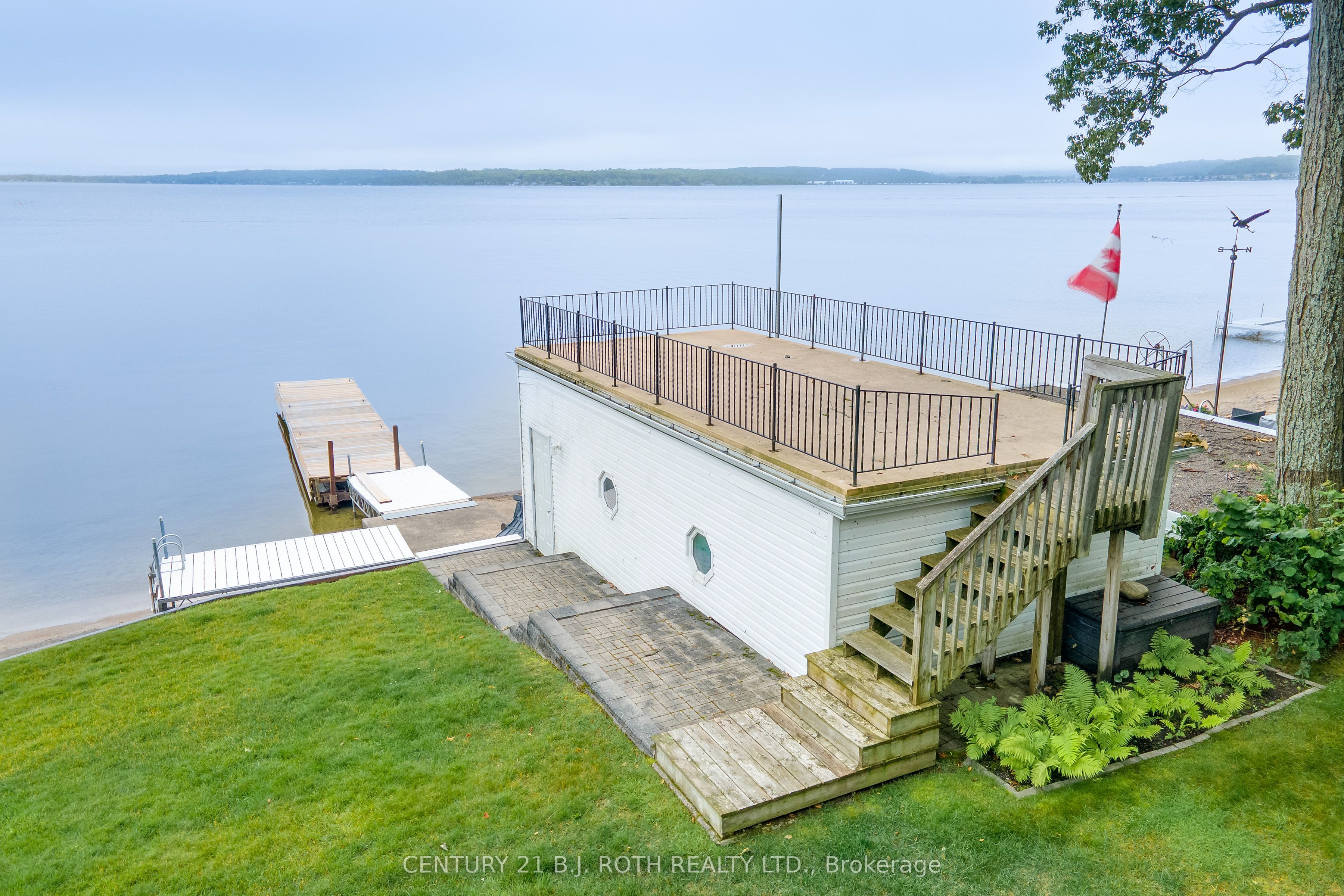 409 Pheasant Lane Property Photo 3