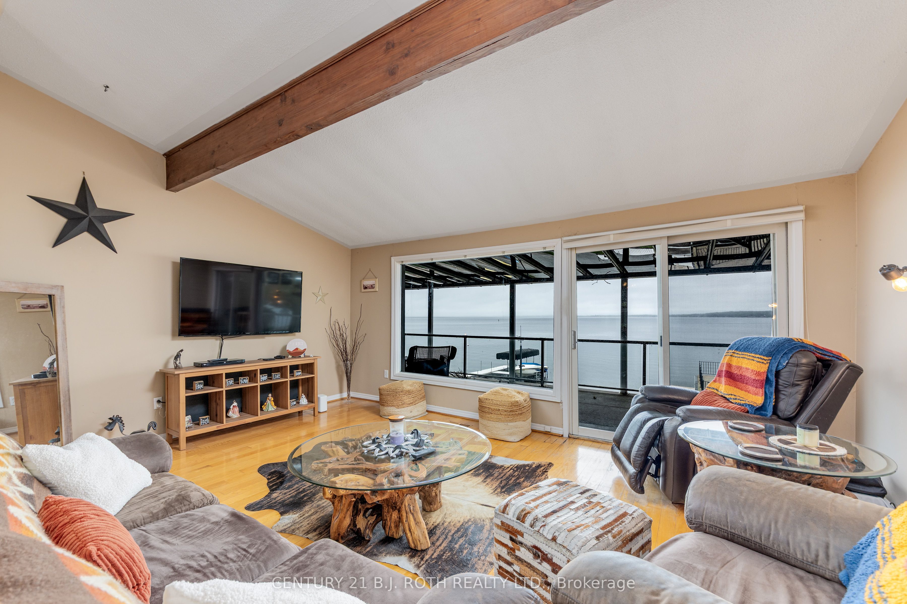 409 Pheasant Lane Property Photo 10