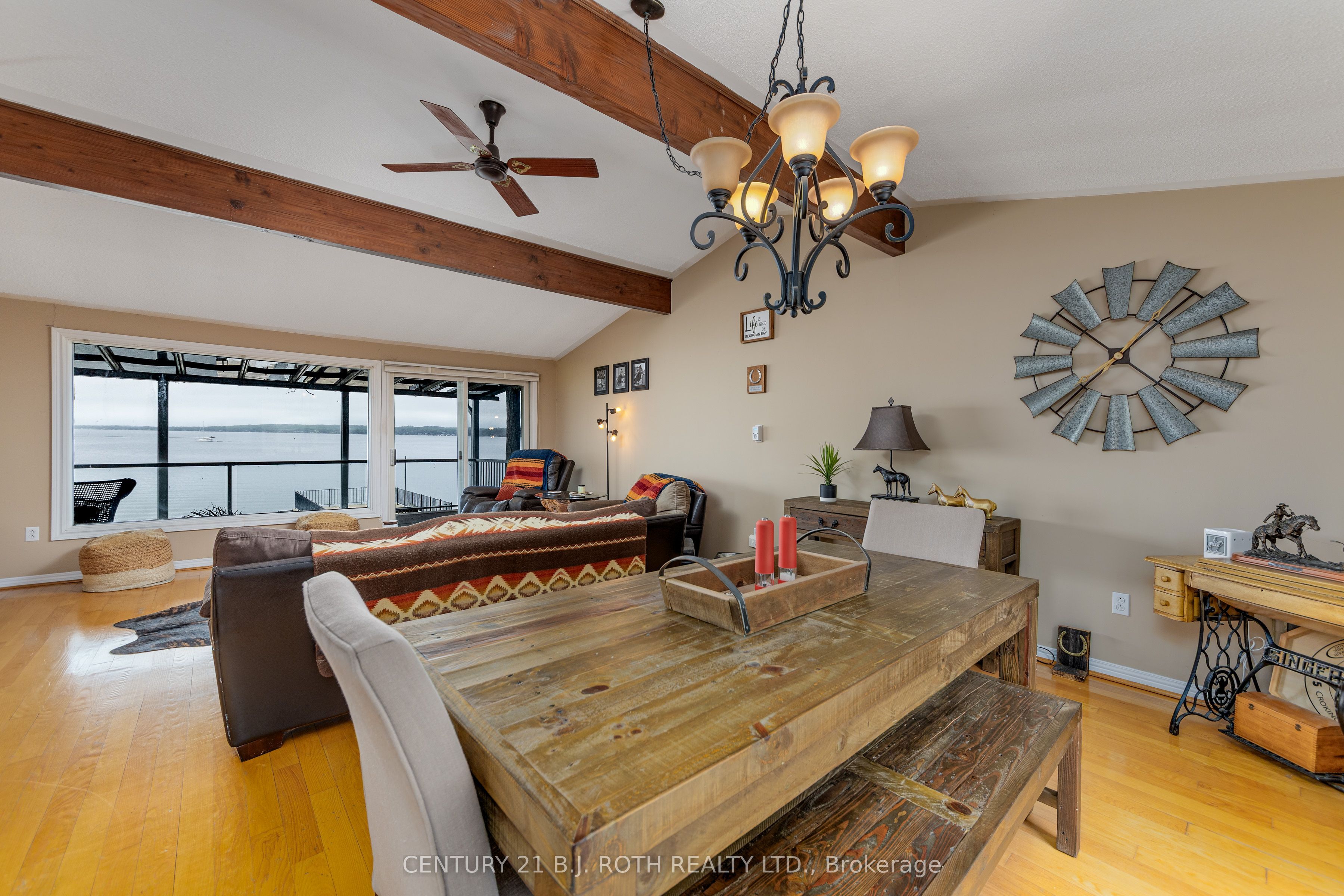 409 Pheasant Lane Property Photo 12