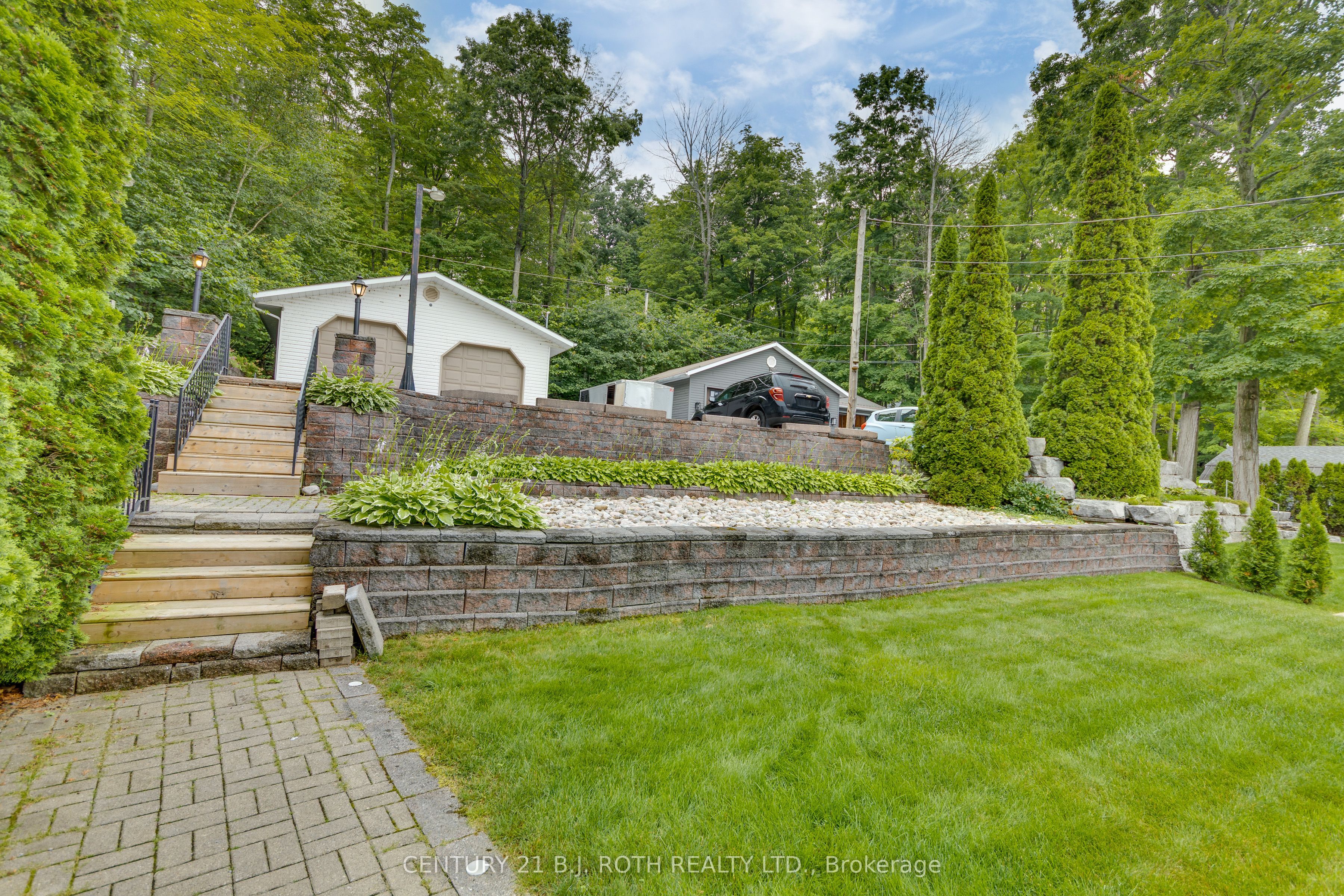 409 Pheasant Lane Property Photo 41