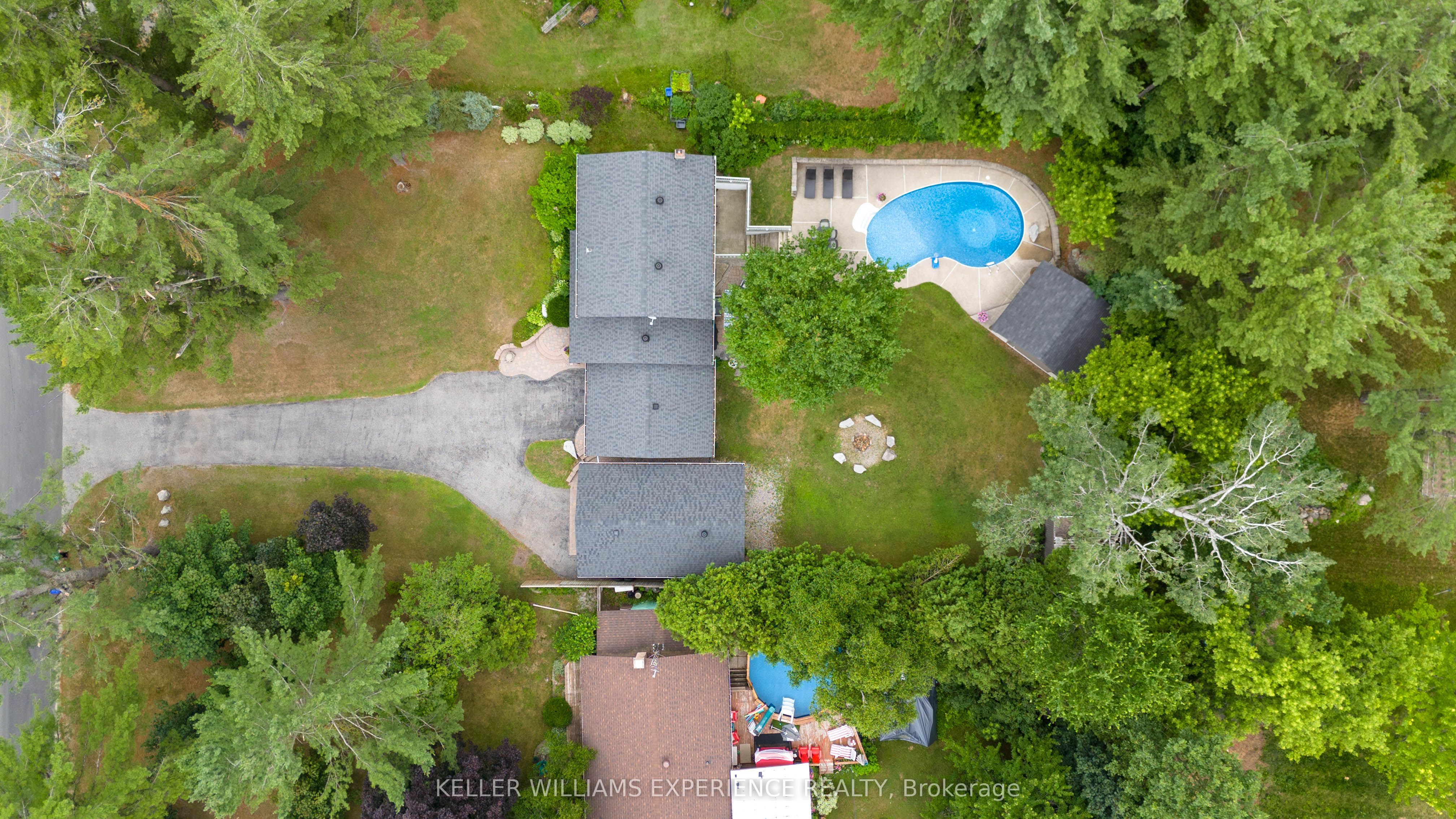 31 Lawrence Ave Property Photo 1