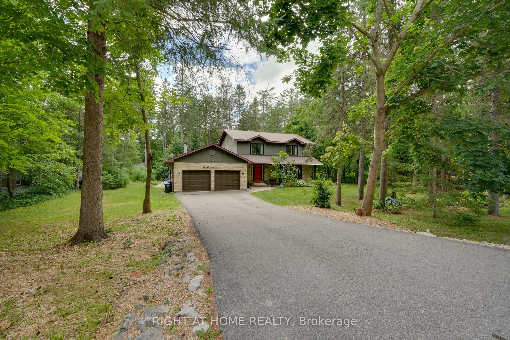 6 Fairway Court Property Photo 3