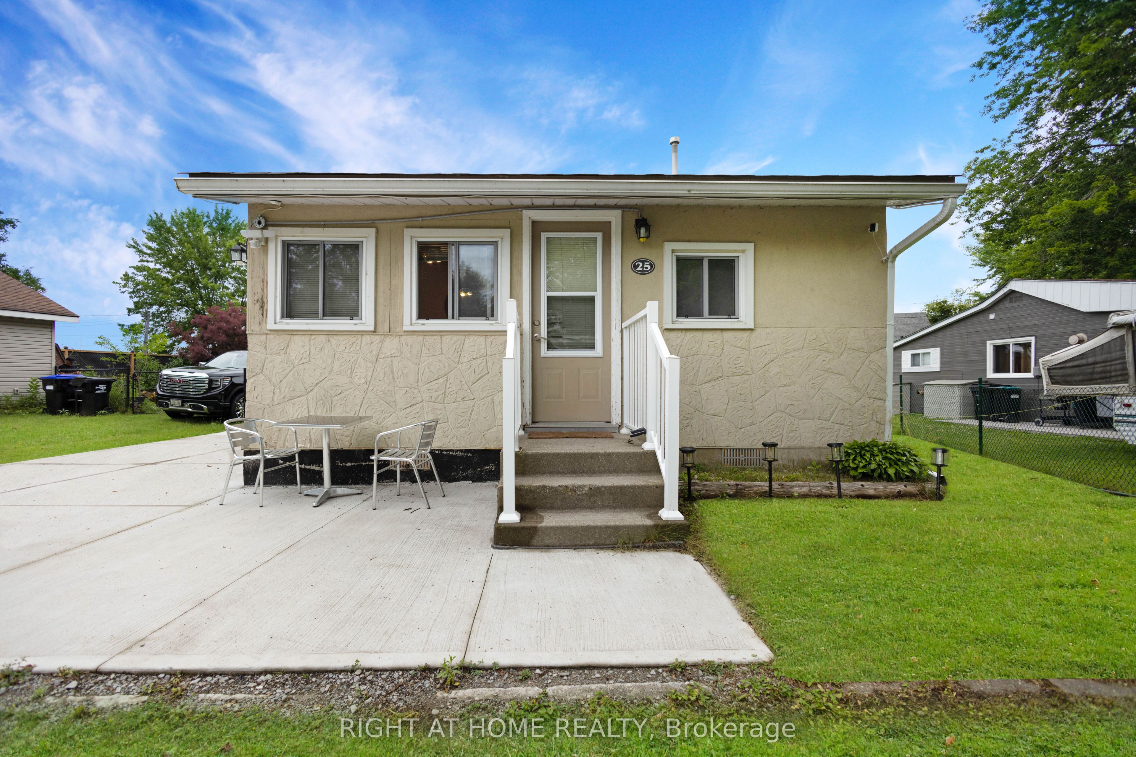 25 Playfair Drive Property Photo 1