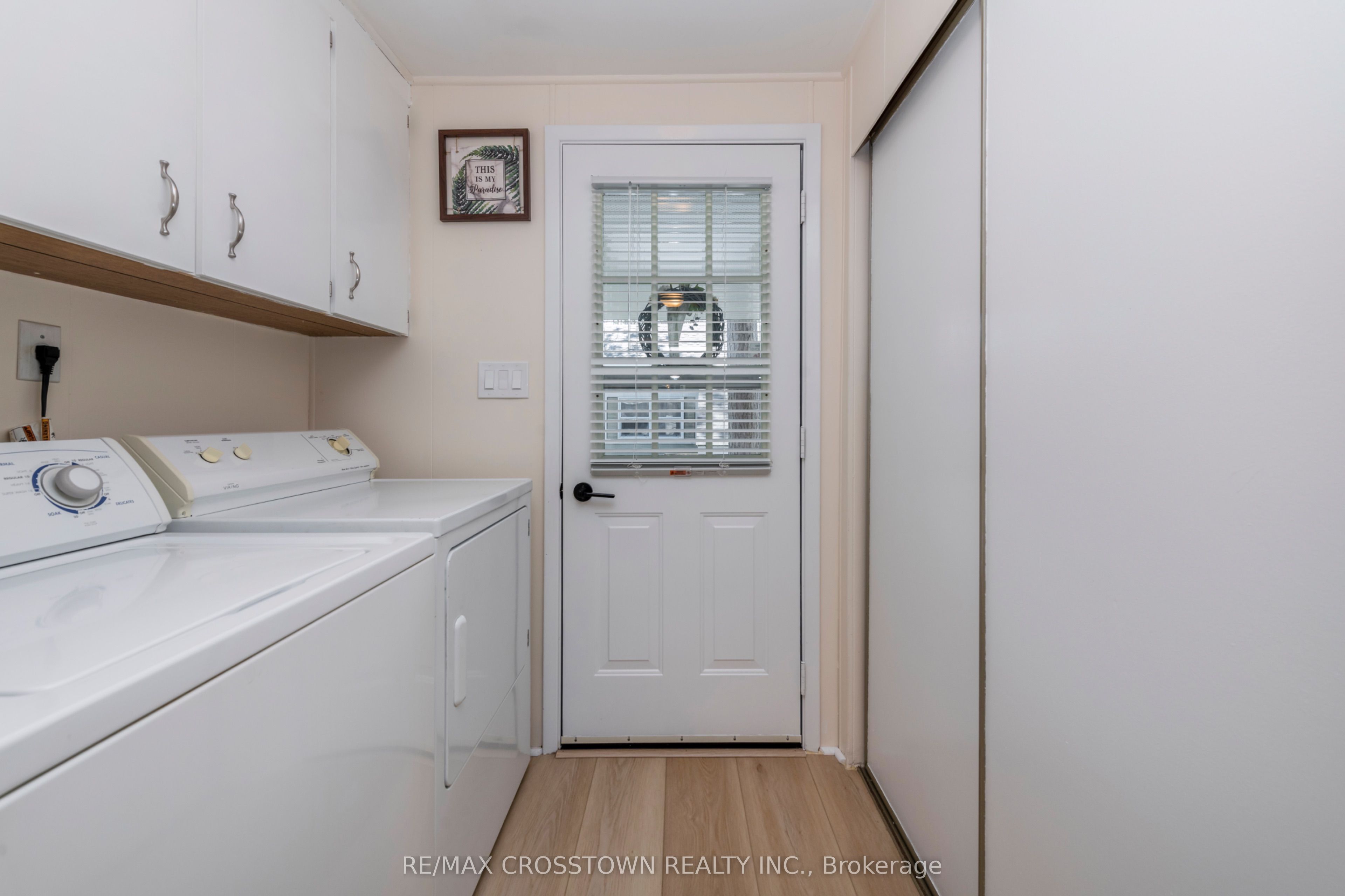 3 Carruthers Street N Property Photo 7