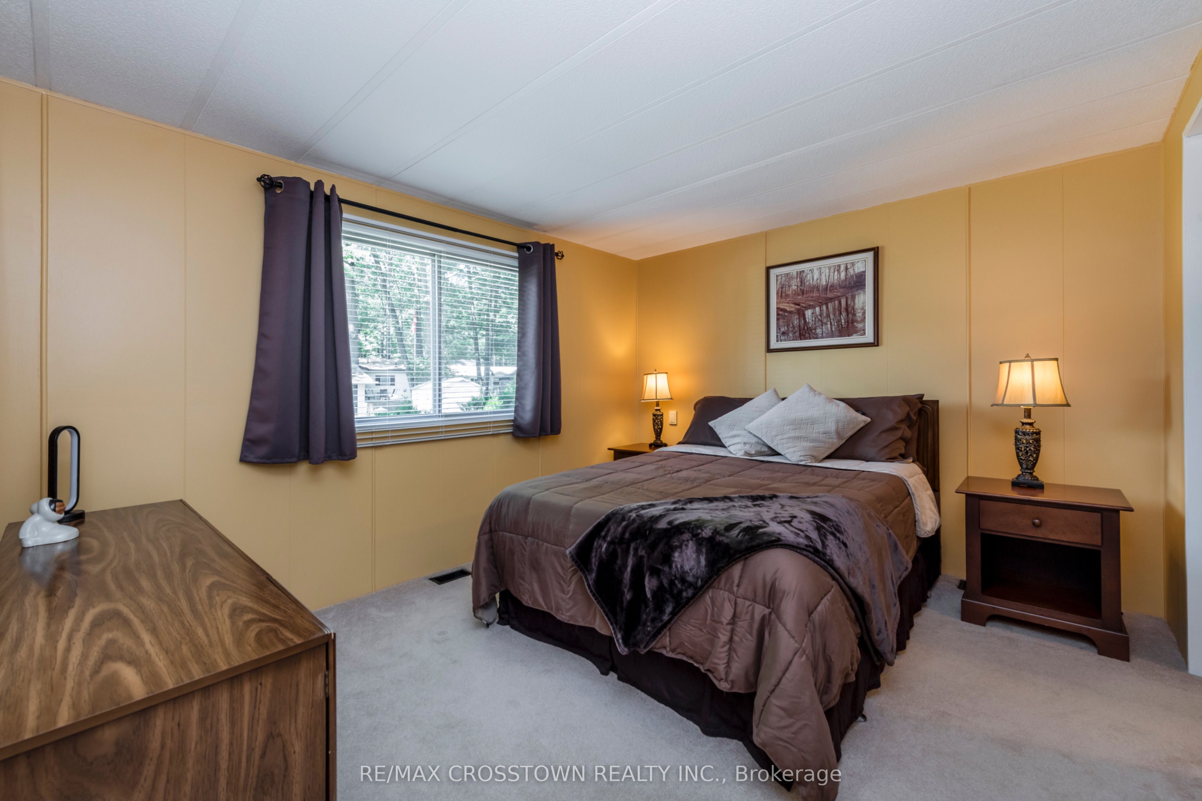 3 Carruthers Street N Property Photo 8