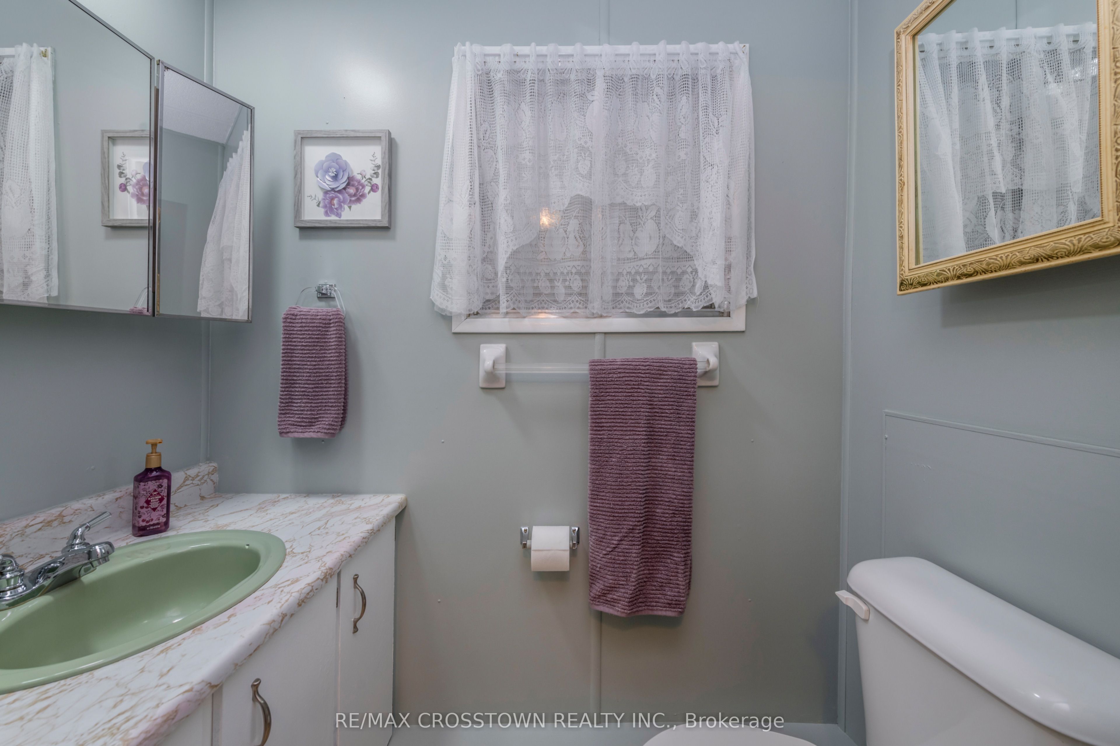 3 Carruthers Street N Property Photo 9