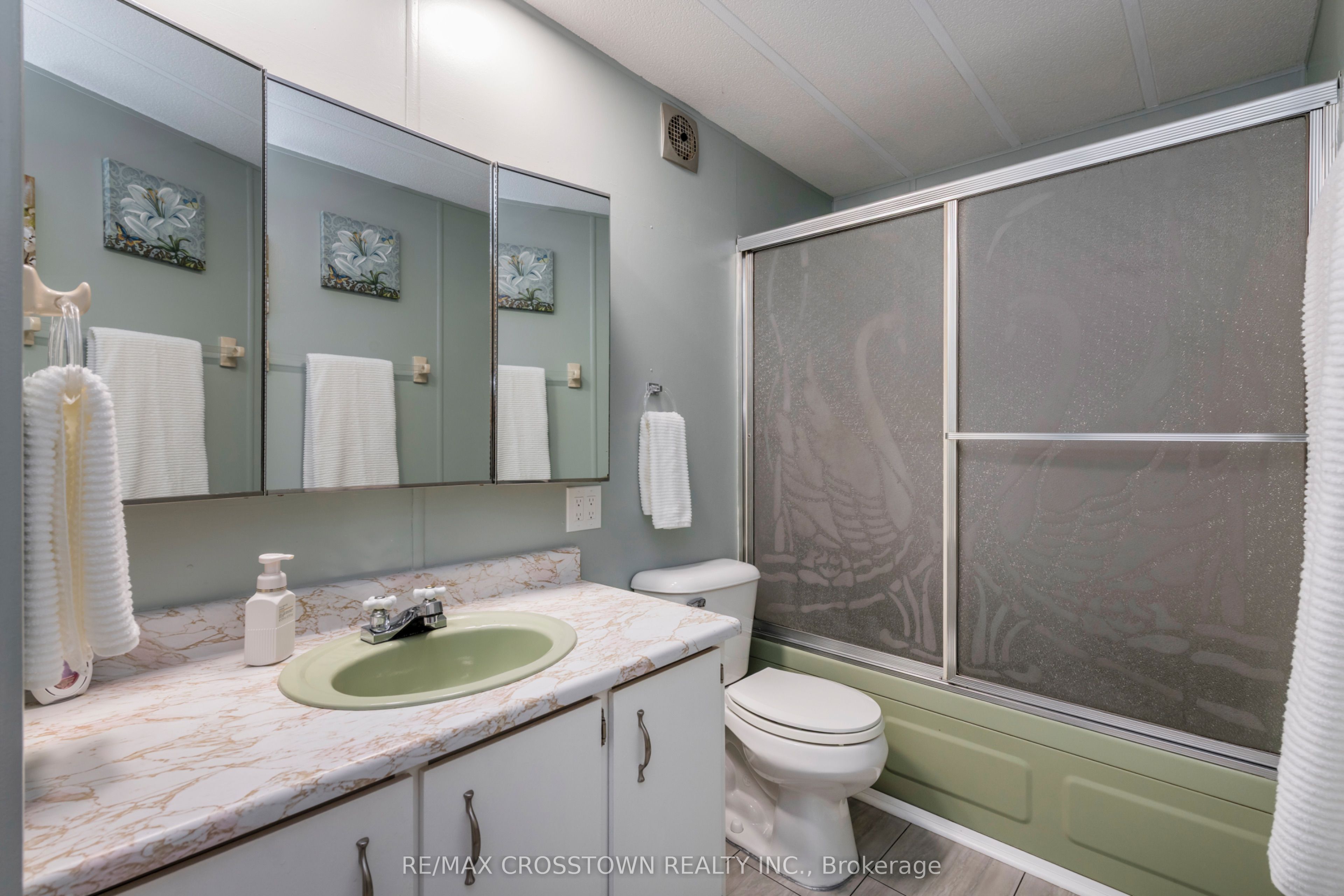 3 Carruthers Street N Property Photo 11