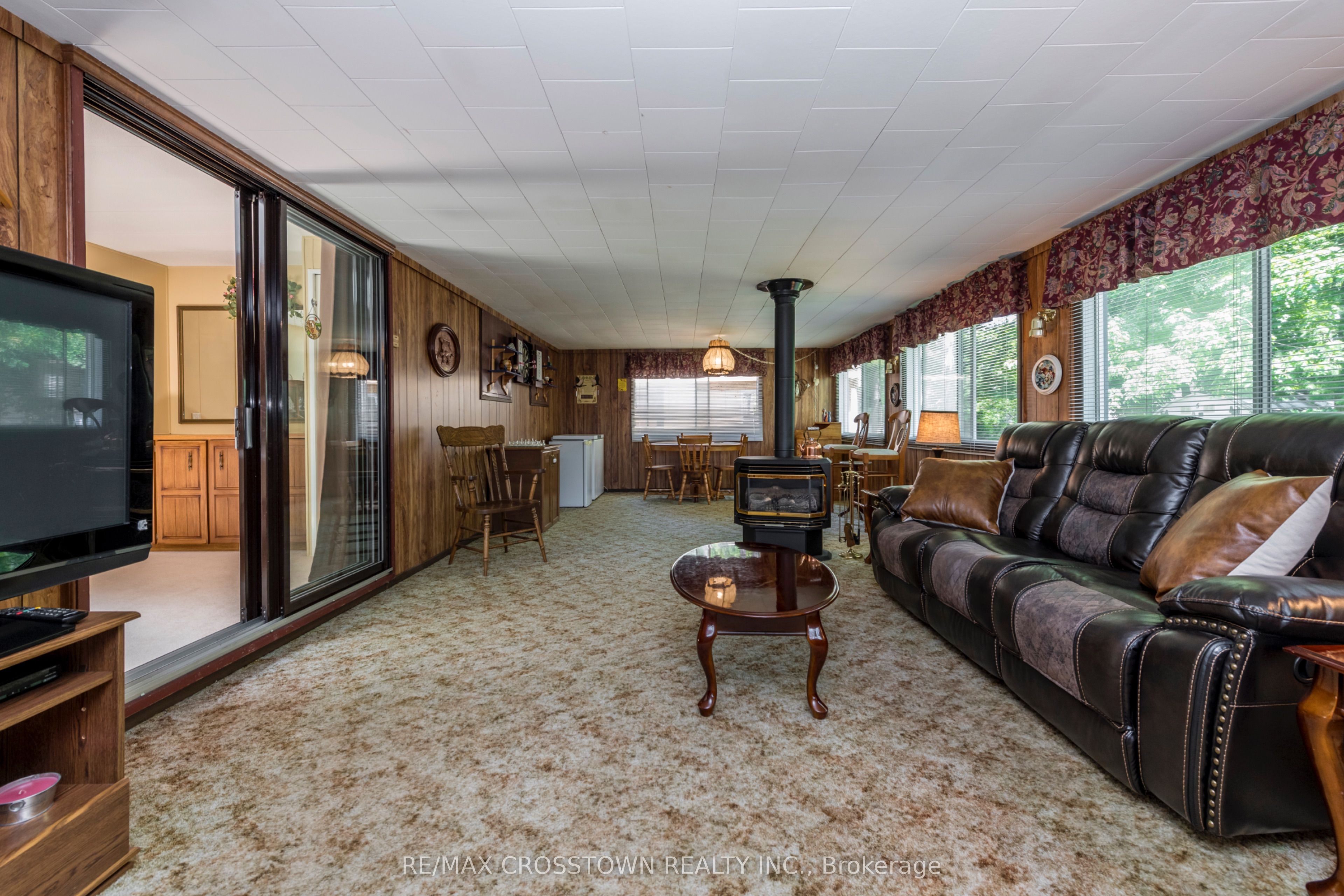 3 Carruthers Street N Property Photo 12