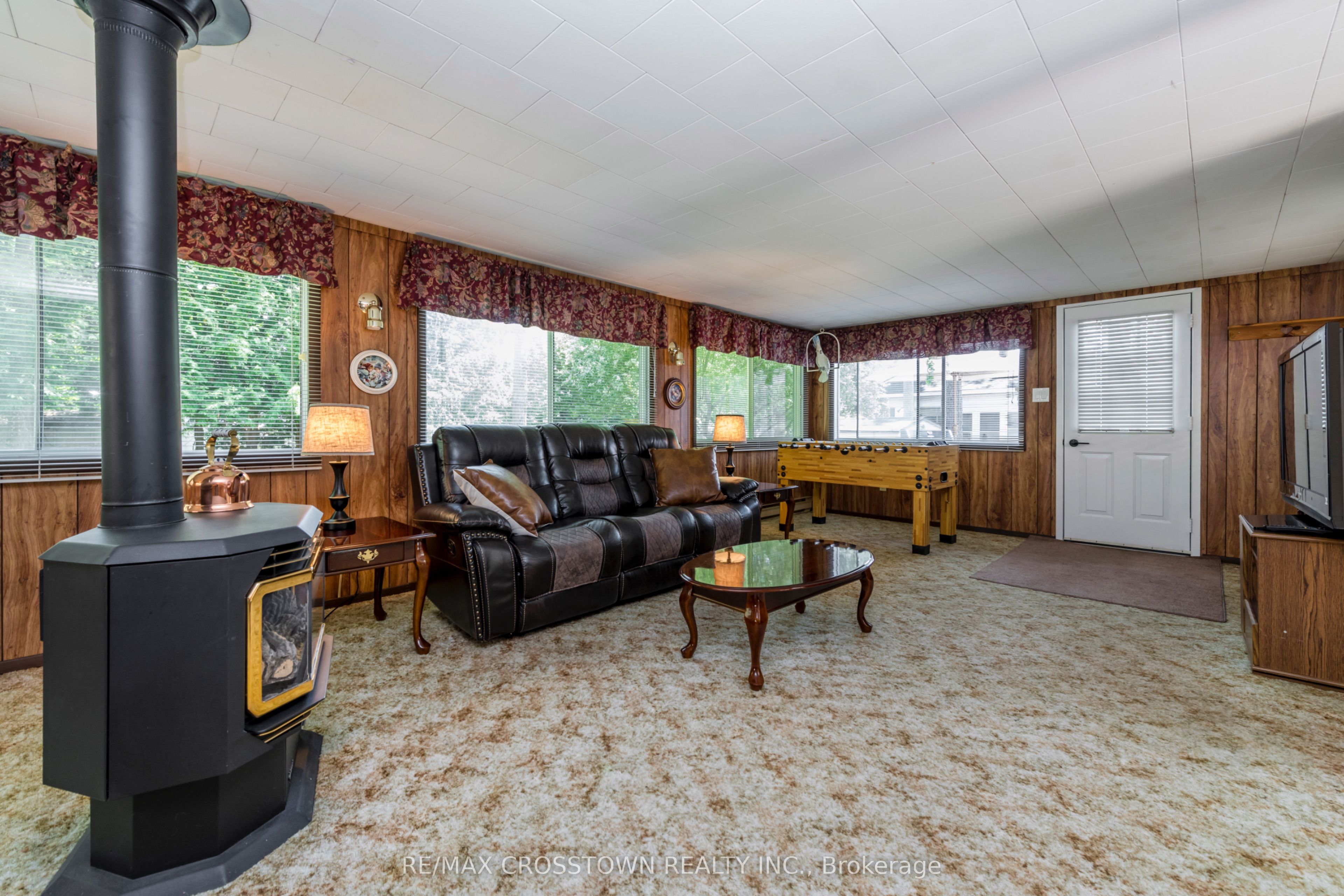 3 Carruthers Street N Property Photo 14