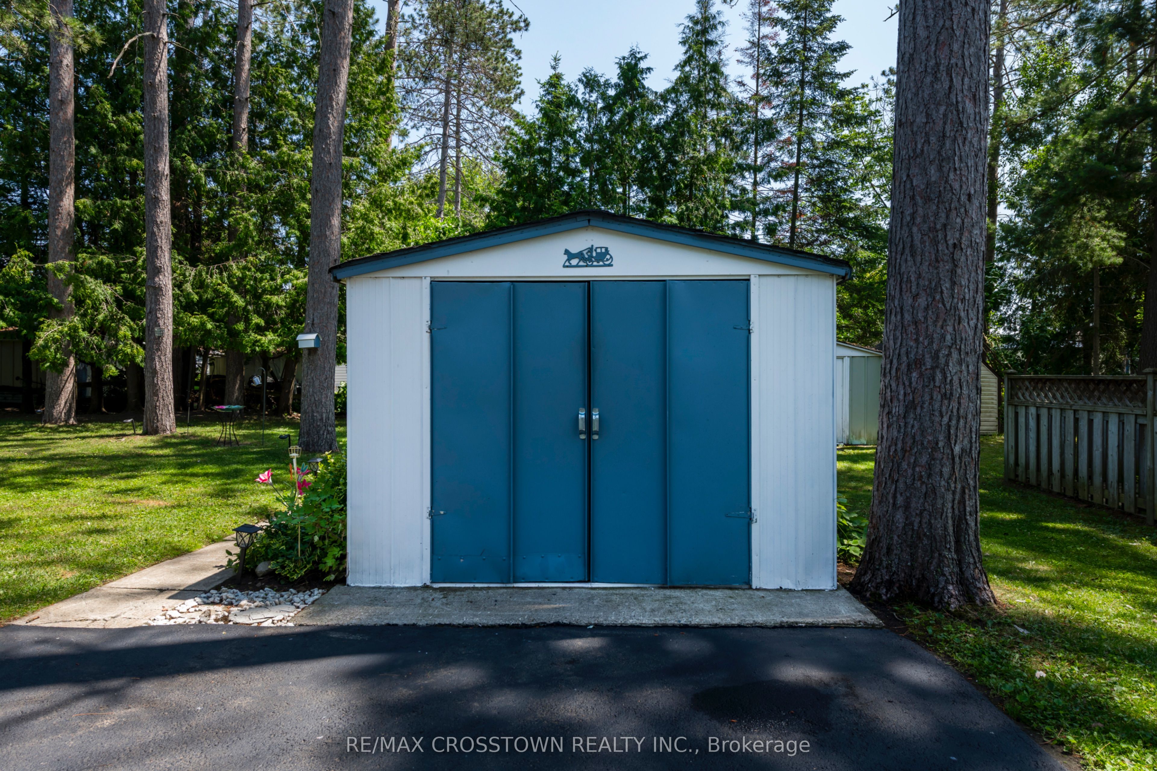 3 Carruthers Street N Property Photo 19