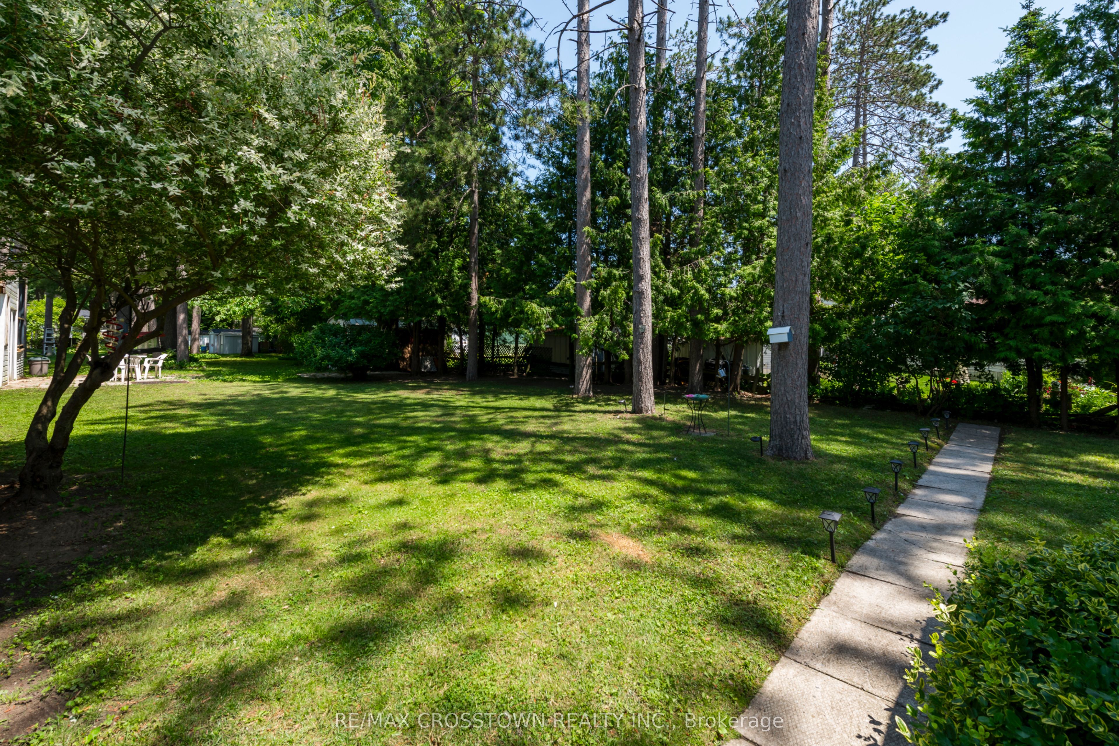 3 Carruthers Street N Property Photo 20